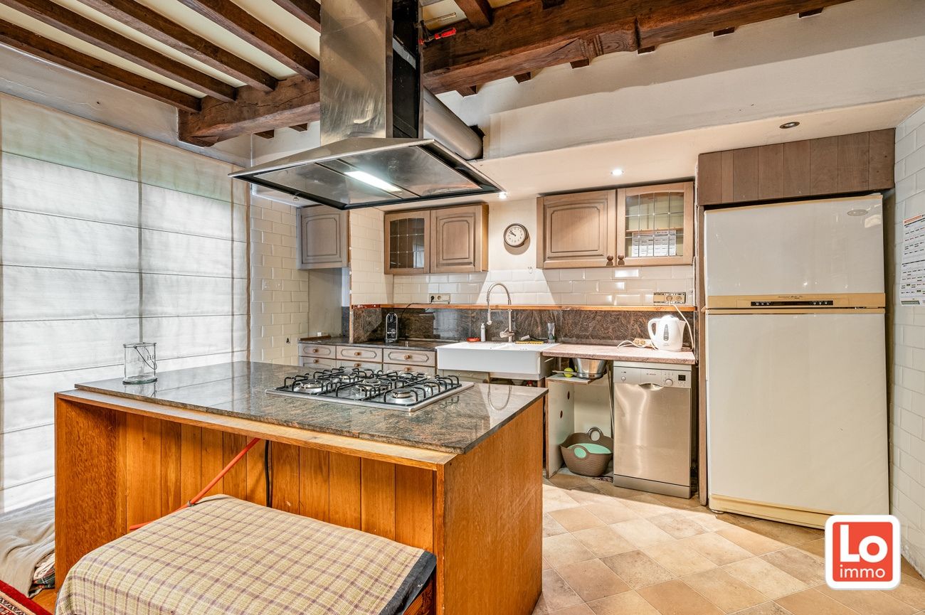VERKOCHT!! Ruime alleenstaande volledig te renoveren woning met afzonderlijke garage op een makkelijk bereikbare locatie in Desteldonk. foto 12