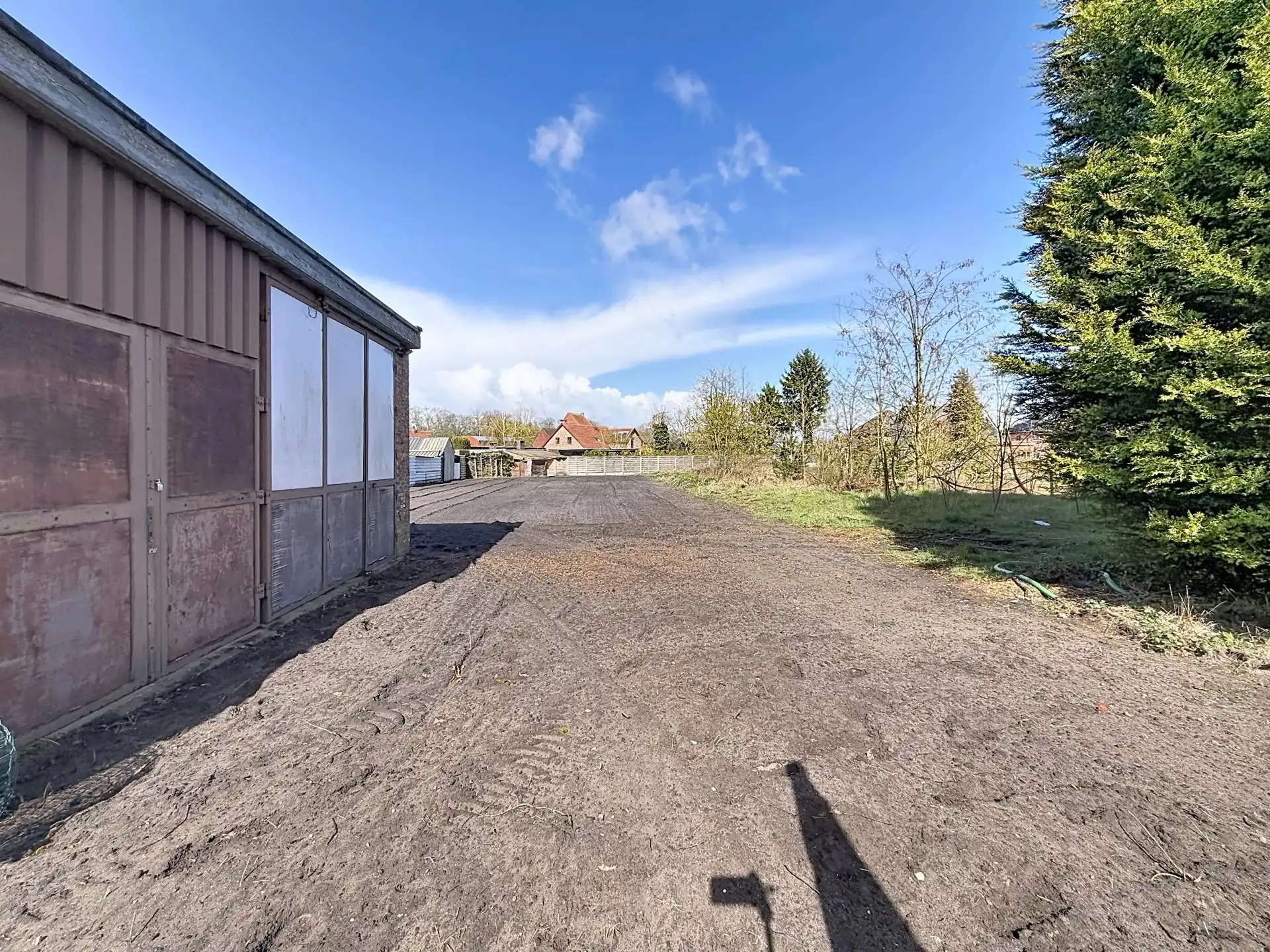 Zeer ruime en verzorgde woning met 5 slaapkamers en 2 badkamers op een groot perceel foto 45