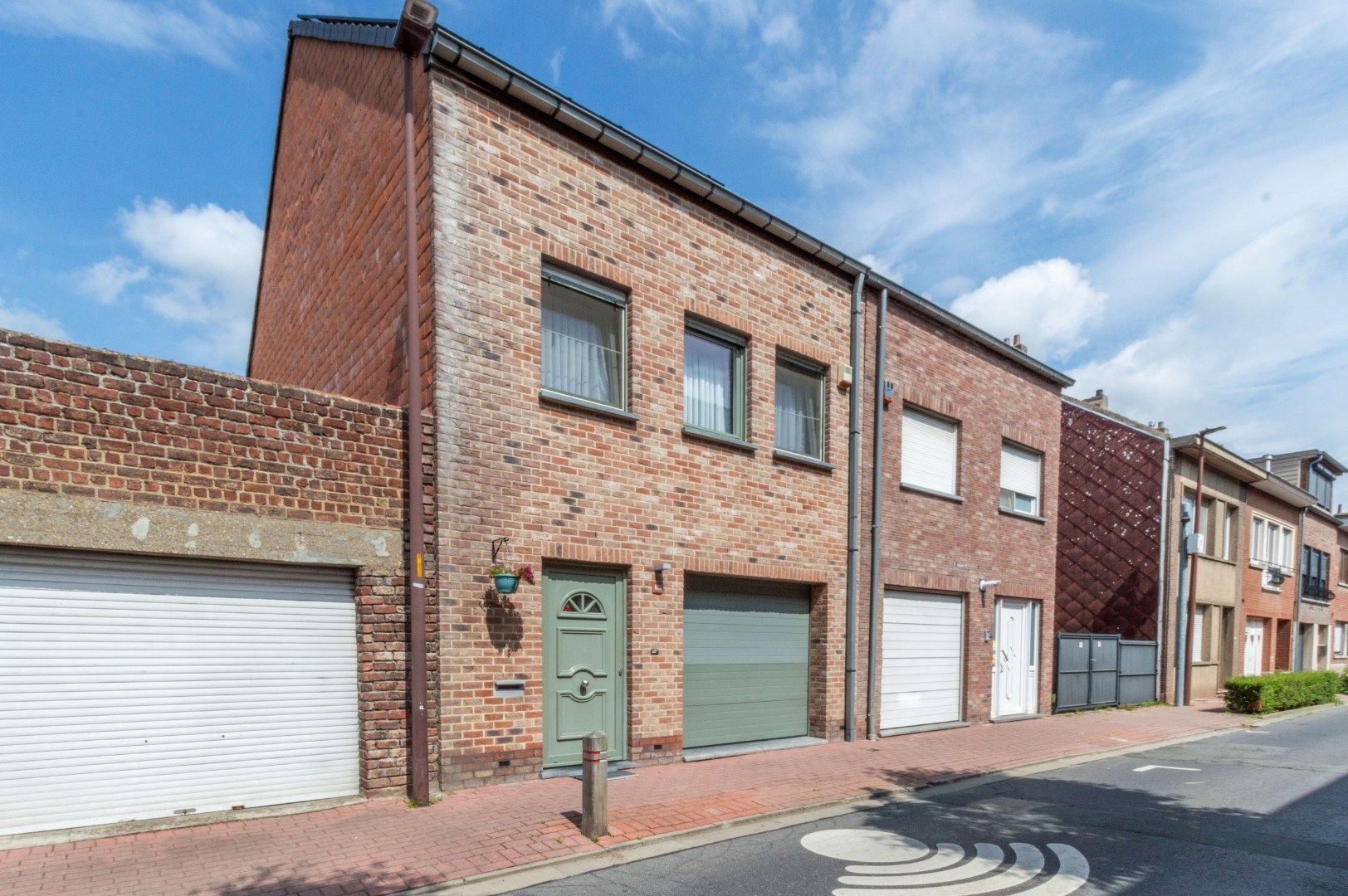 RUIME & RECENTE WONING MET 5 SLP + 2 BDK ! foto {{pictureIndex}}