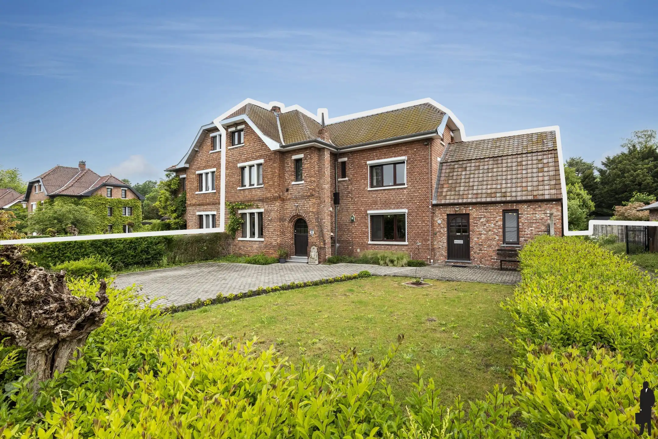 Charmante, zeer ruime, gerenoveerde ingenieursvilla in groen foto 28
