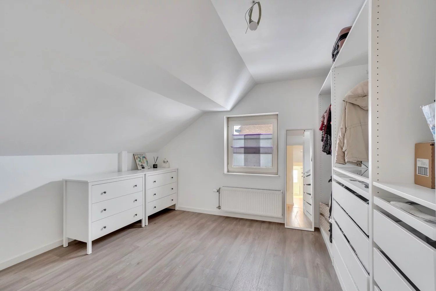 Ruime, gerenoveerde woning op een goede locatie foto 22