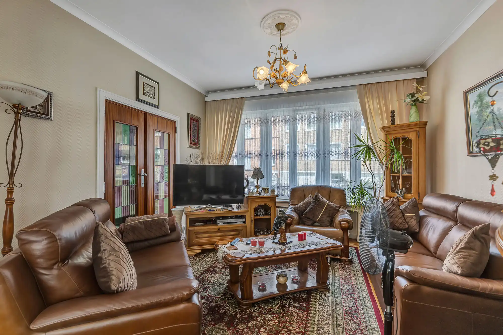 Instapklare karaktervolle woning in centrum Dilbeek! foto 3