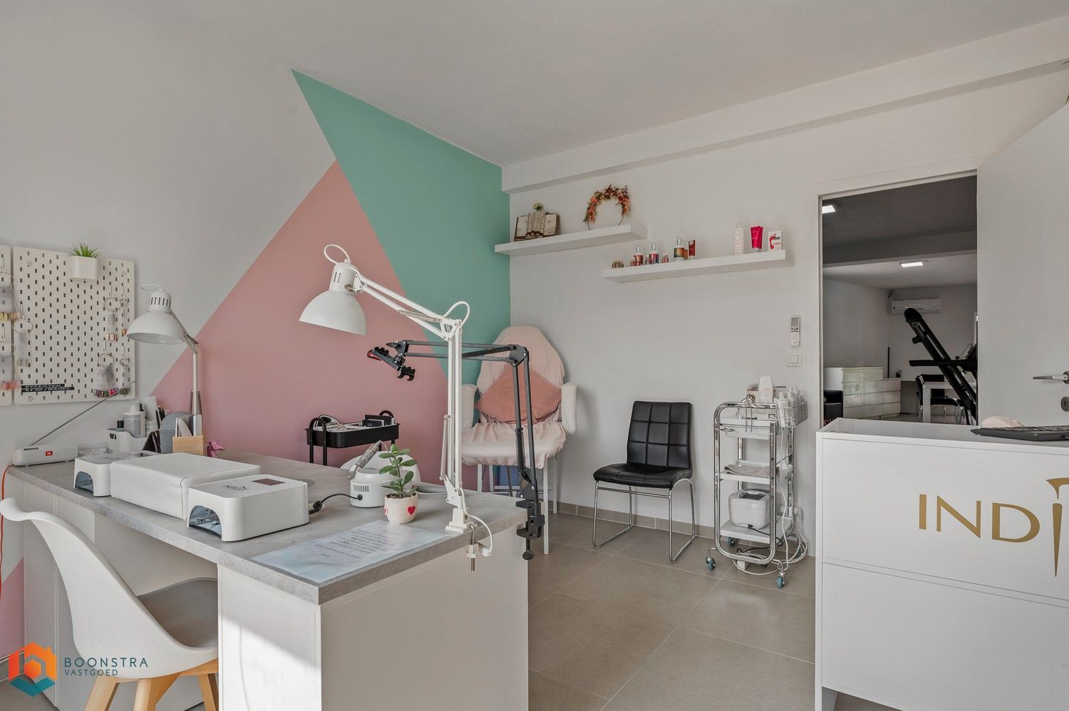 Gelijkvloerse woning met 3 slpkrs, ruime tuin en zwembad foto 9