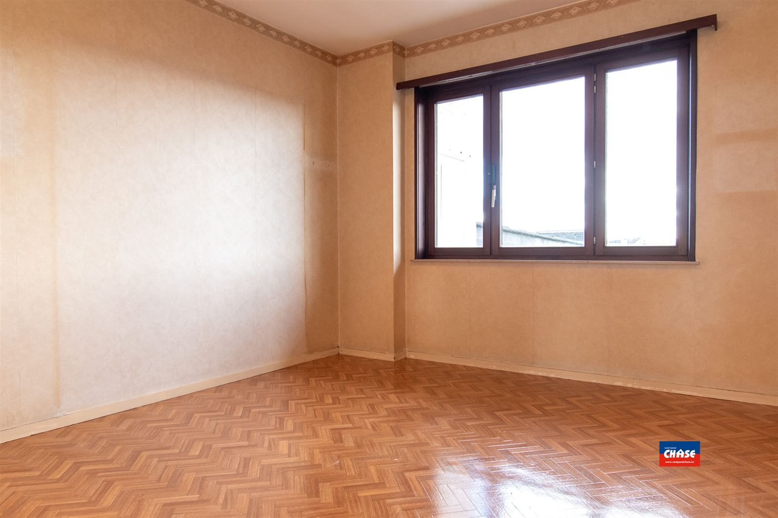 Te renoveren app met 2 slpks + terras  foto 9