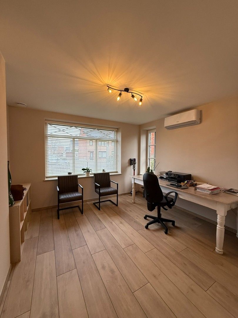 Prachtig instapklare woning met 3 slaapkamers en grote tuin te Leopoldsburg. foto 9