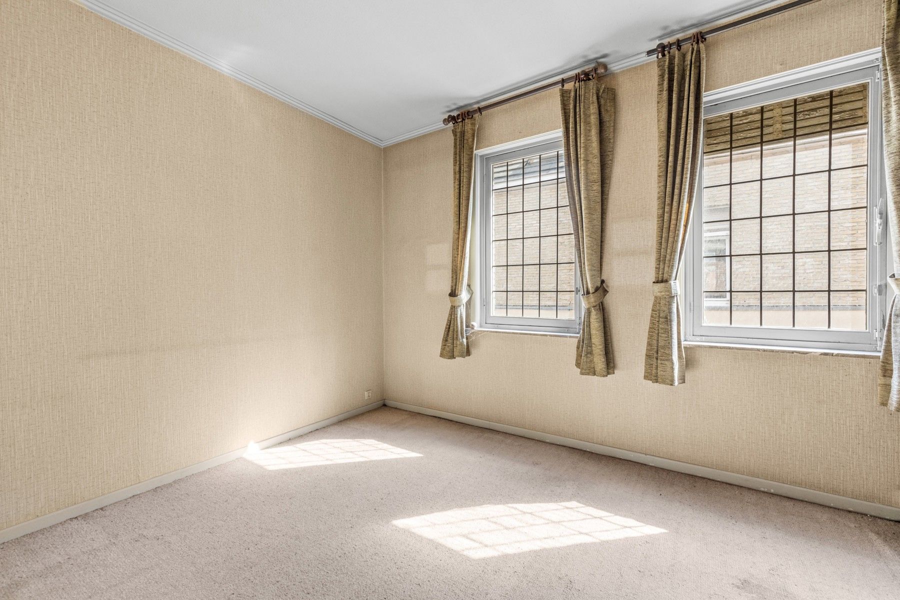 Handelshuis in dé winkelstraat van Wetteren! foto 9