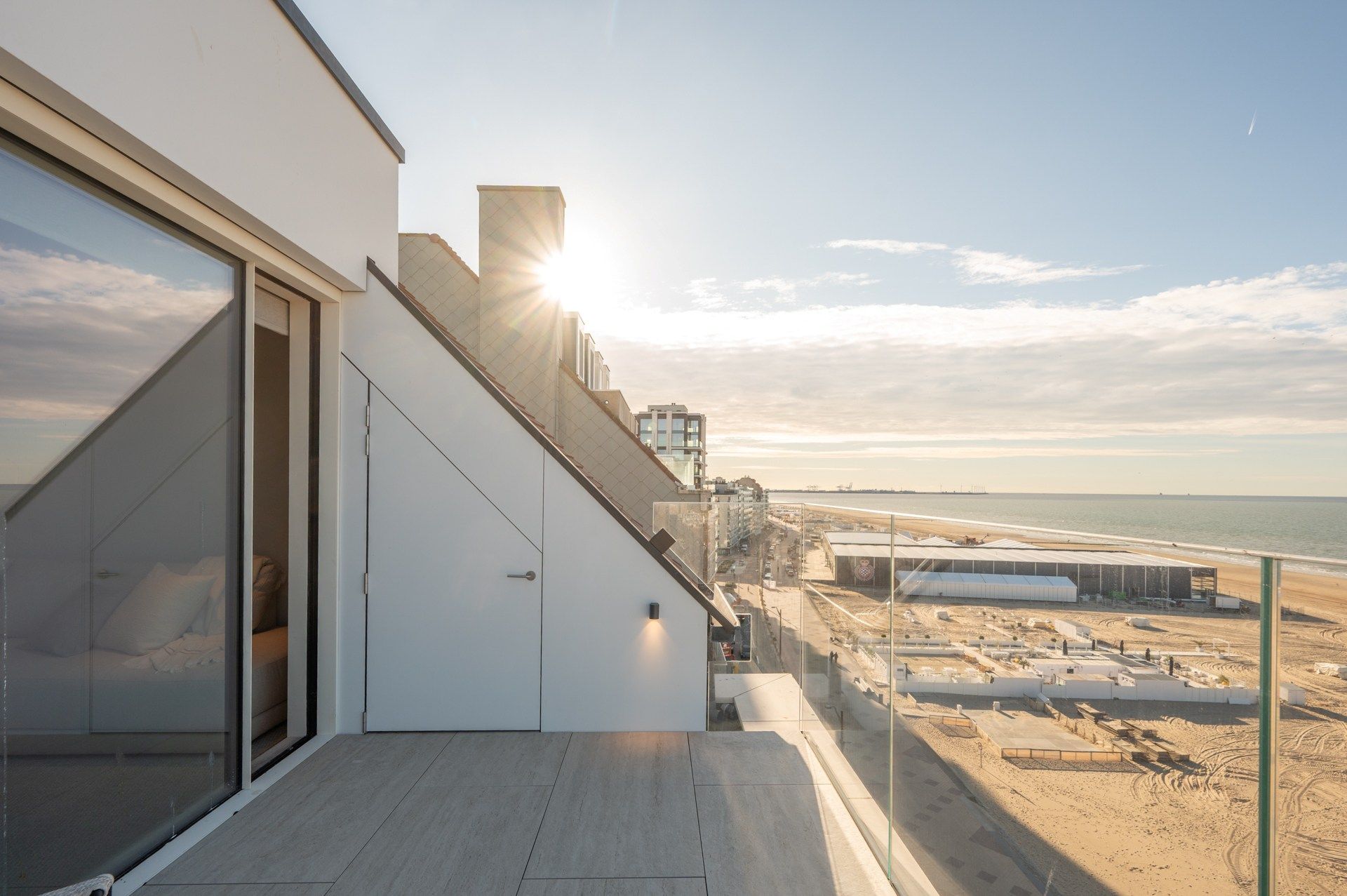 Exclusief nieuwbouw duplex appartement met frontaal zeezicht en royale terrassen nabij het Albertplein. foto 3