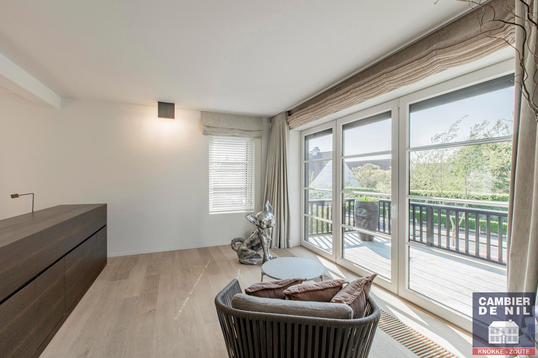 Recente en uitzonderlijk afgewerkte villa foto 17