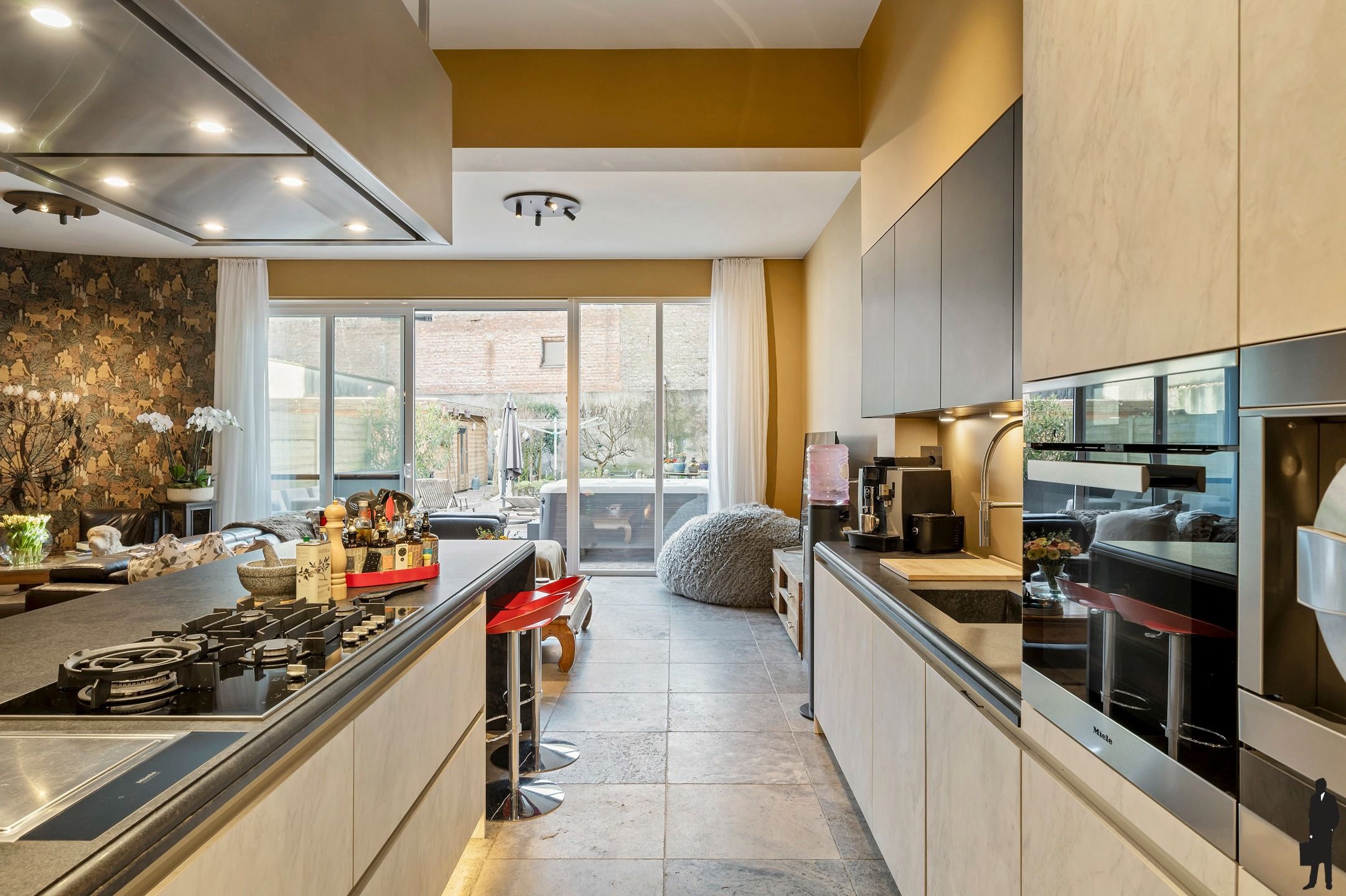 Exclusief gelijkvloers appartement met hoogwaardige afwerking en unieke stadstuin (230m²) foto 2