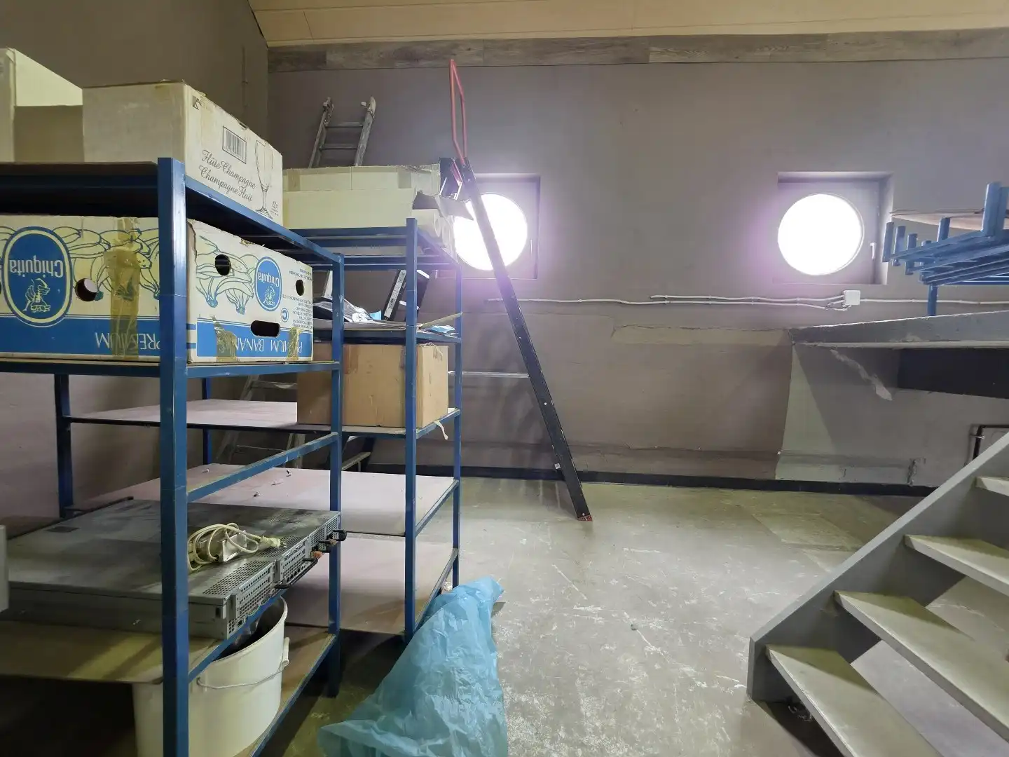 Vlot bereikbaar atelier/opslagruimte te koop foto 15