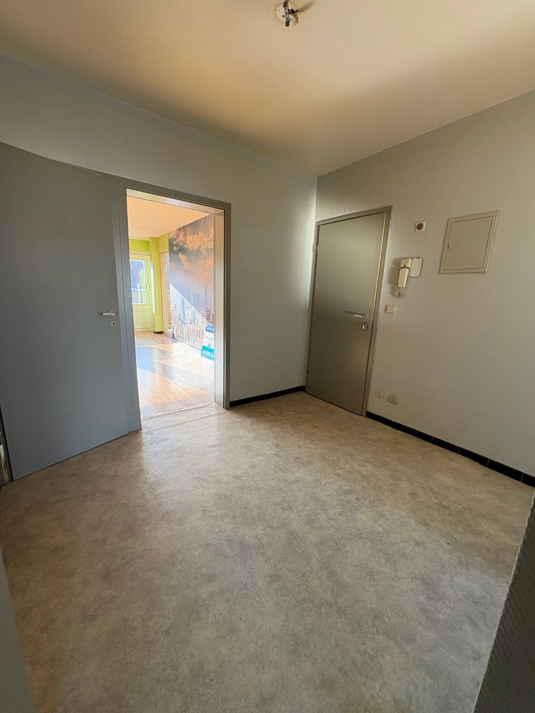 Ruim te renoveren appartement met garage  foto 14