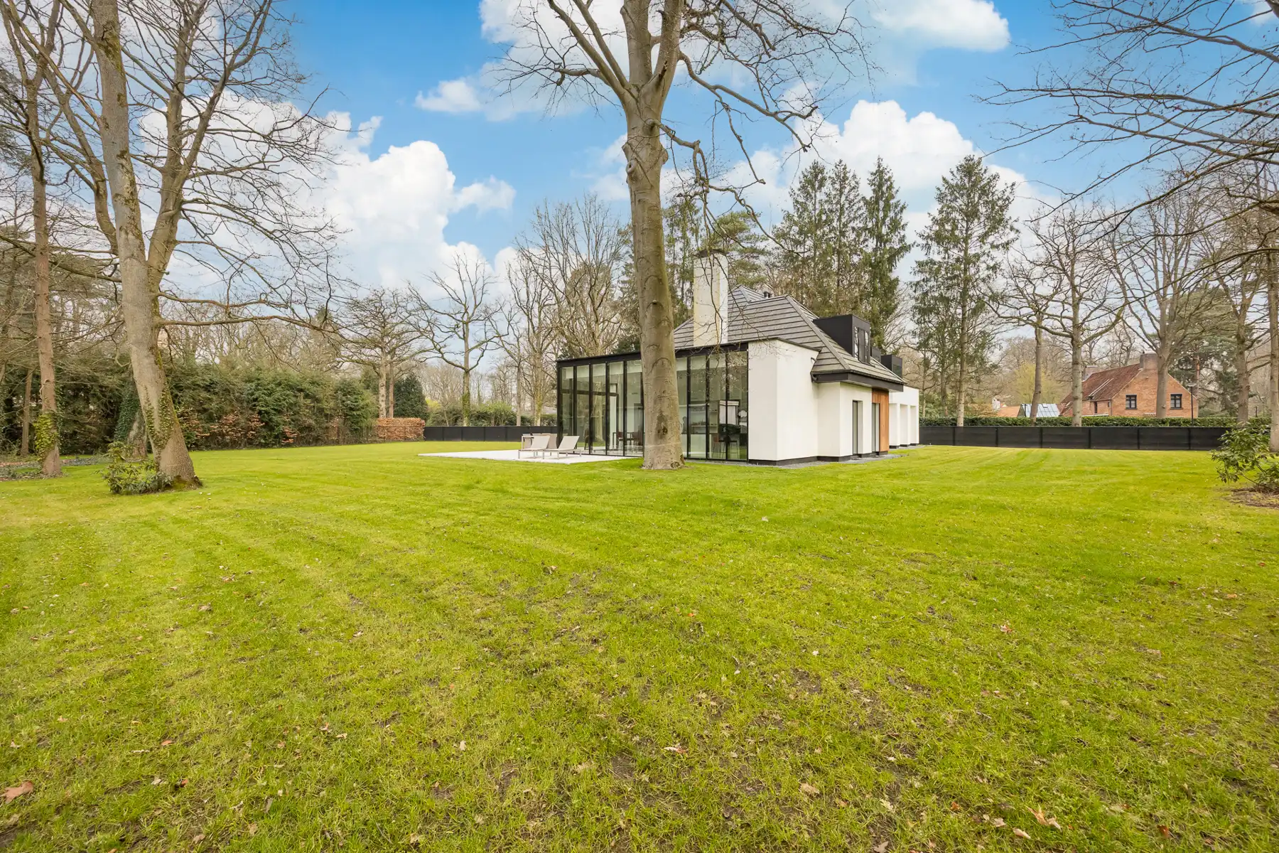 Luxueuze vernieuwbouwvilla met high-end afwerking foto 2