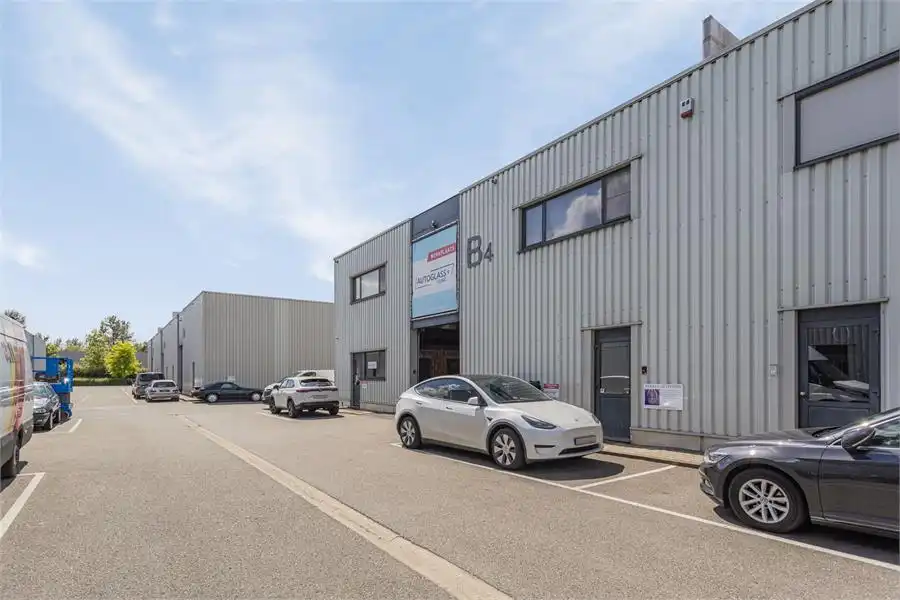 Bedrijfshal te koop in Geel via overdracht van aandelen foto 3