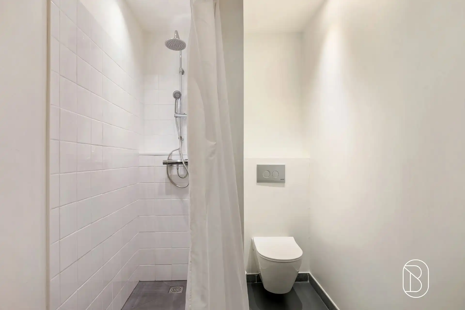 Commercieel gelegen kantoor/praktijk + woonst met atelier foto 28
