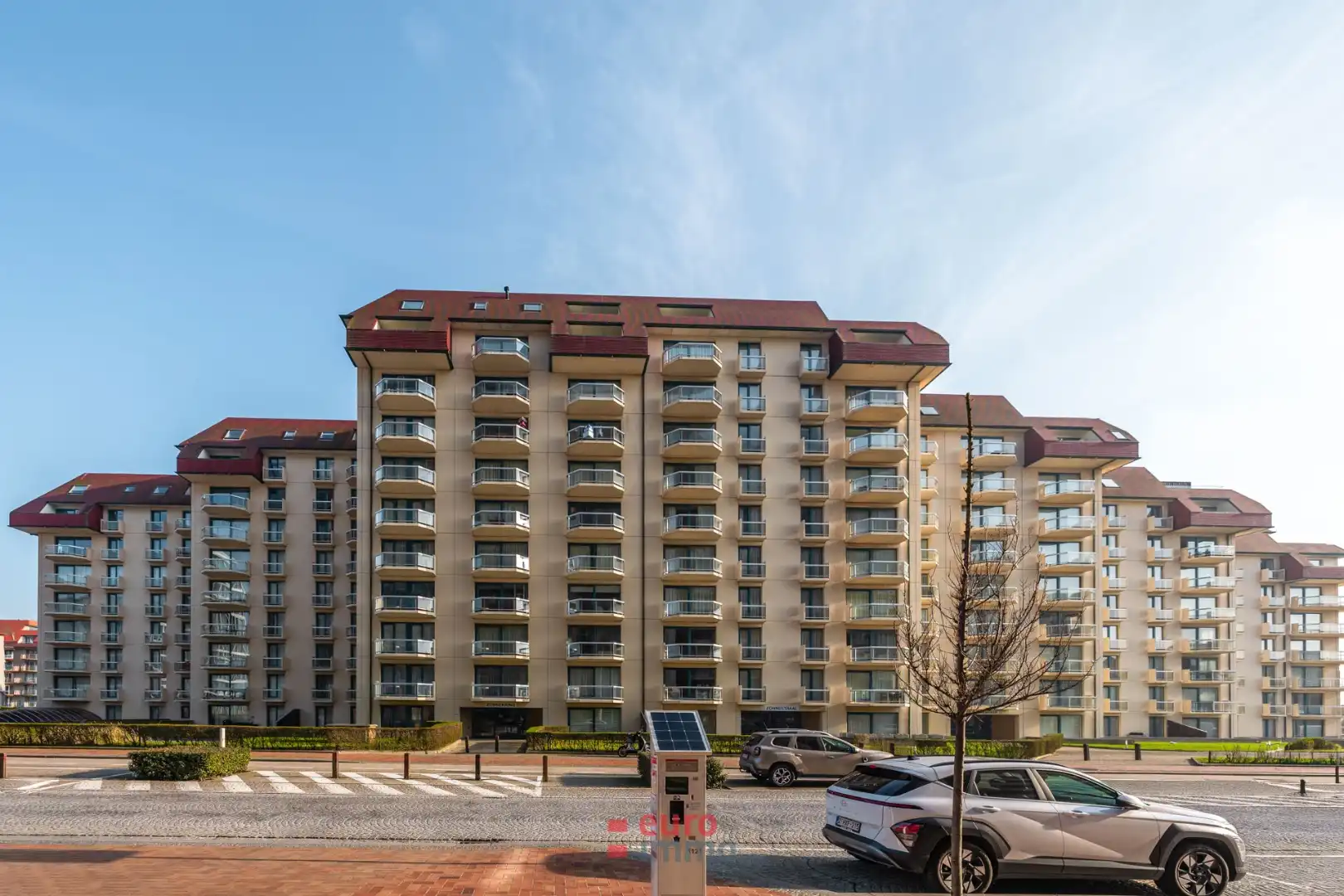 Prachtig gerenoveerde studio met slaaphoek op een héél rustige ligging! foto {{pictureIndex}}