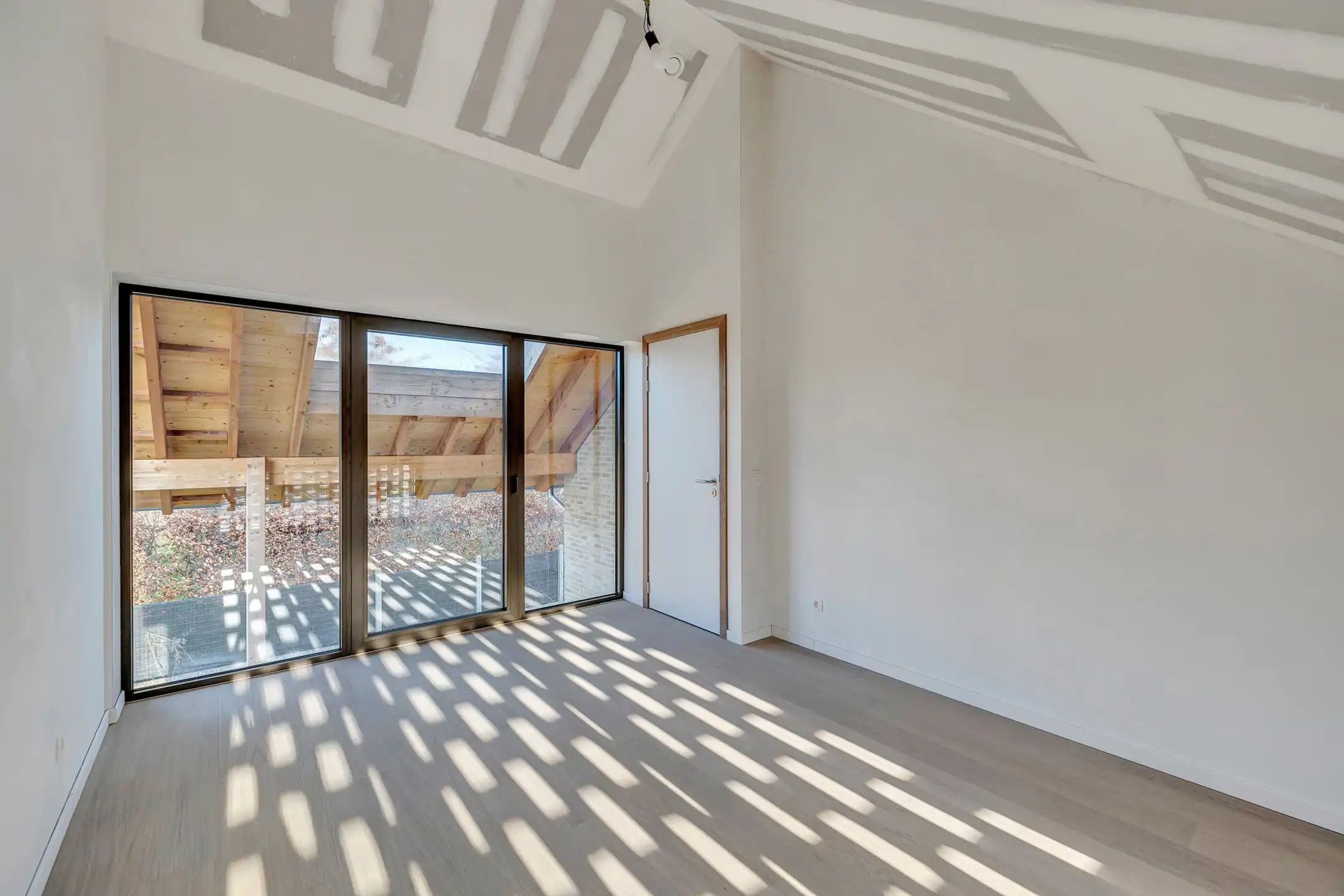 Prachtige half open nieuwbouwwoning in uniek woonerf foto 19