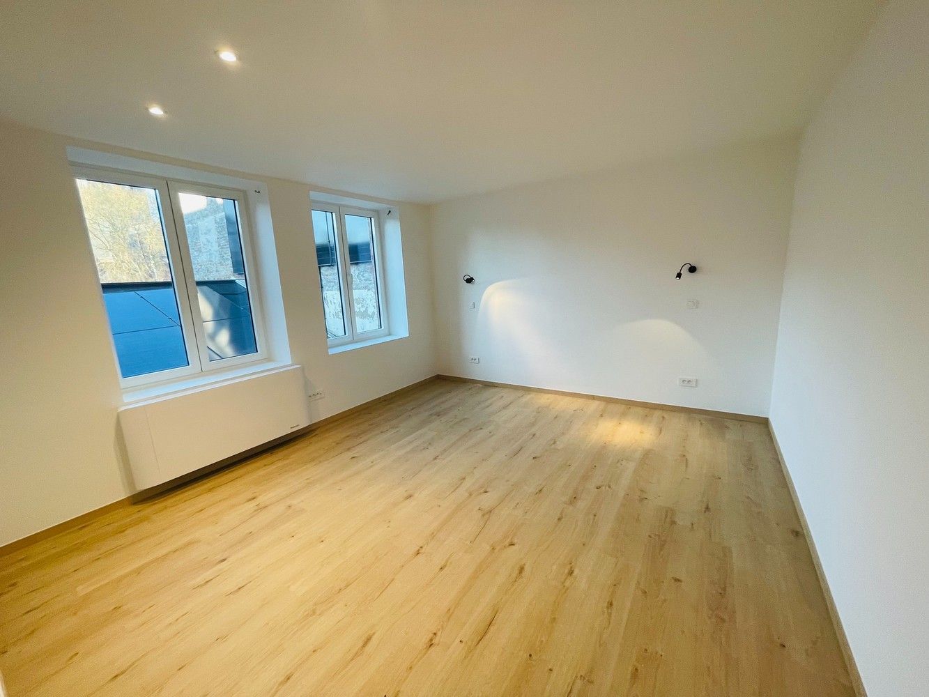 EXCLUSIEF WONEN in Brugge centrum, met zicht op de REIEN, ENERGIEZUINIG  TOTAAL GERENOVEERD BURGERSHUIS met 6 slaapkamers en, 3 nieuwe badkamers , stadspatio. foto 13