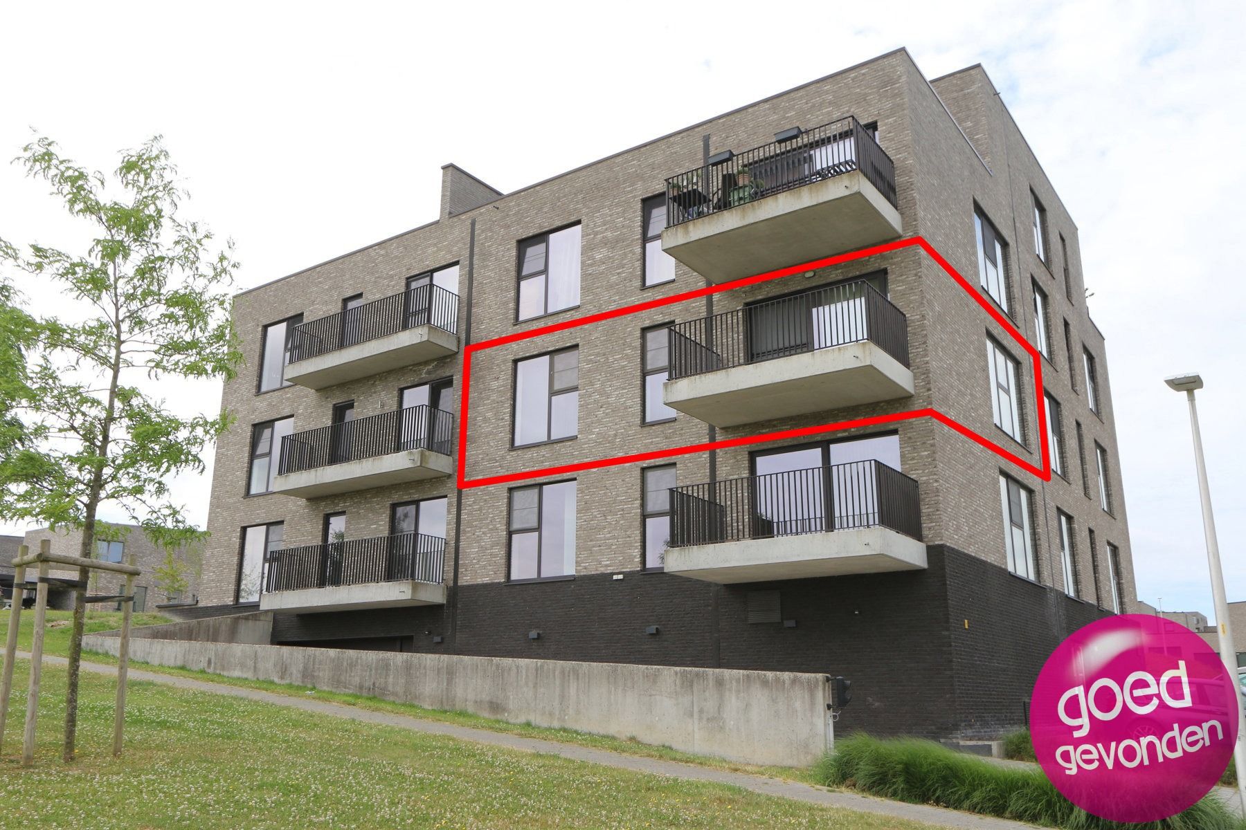 APP 2 SLK - TERRAS - KELDER - PARKING - ENERGIEZUINIG foto {{pictureIndex}}