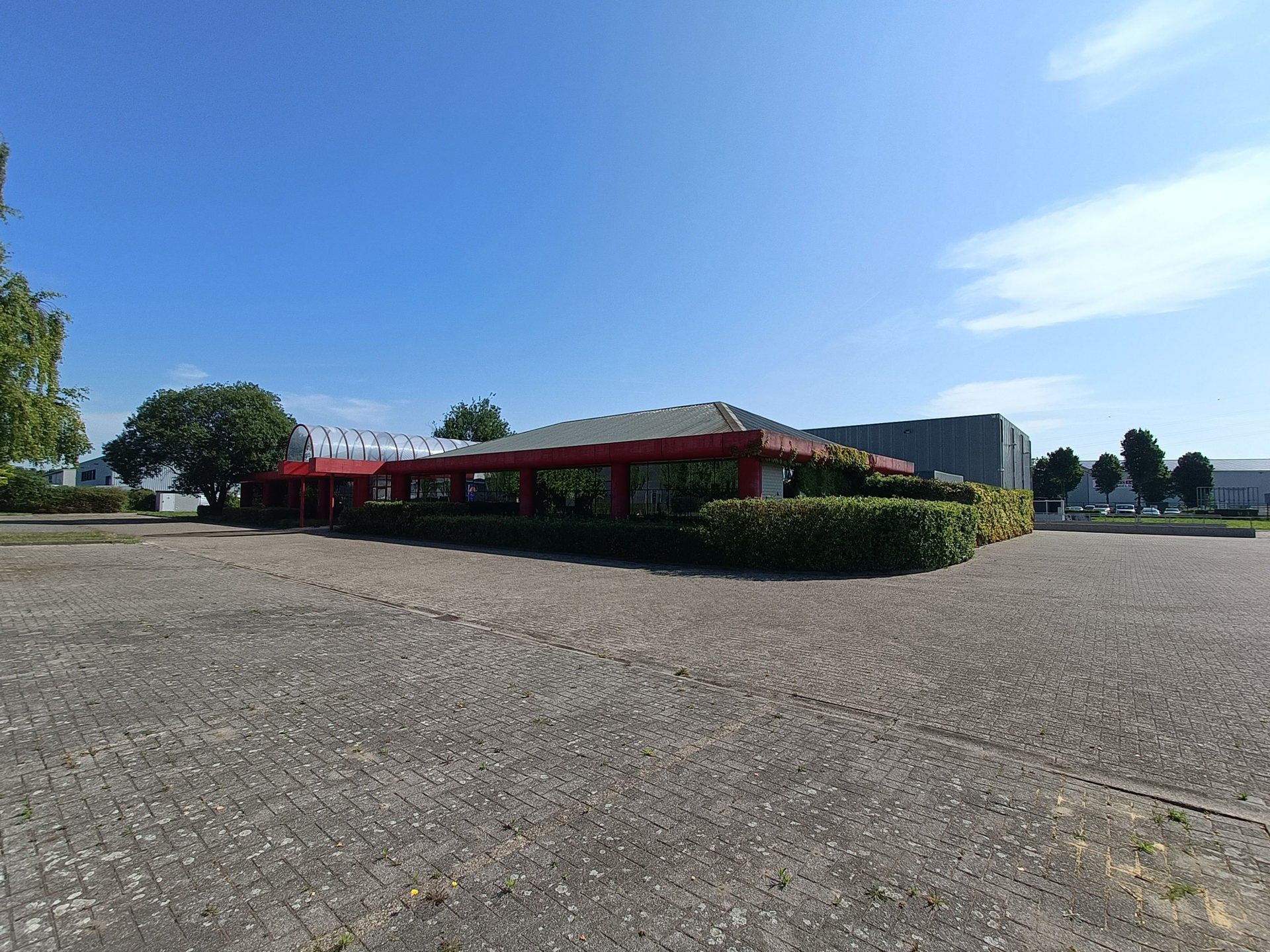 Industrieel gebouw te huur in Malle foto 3