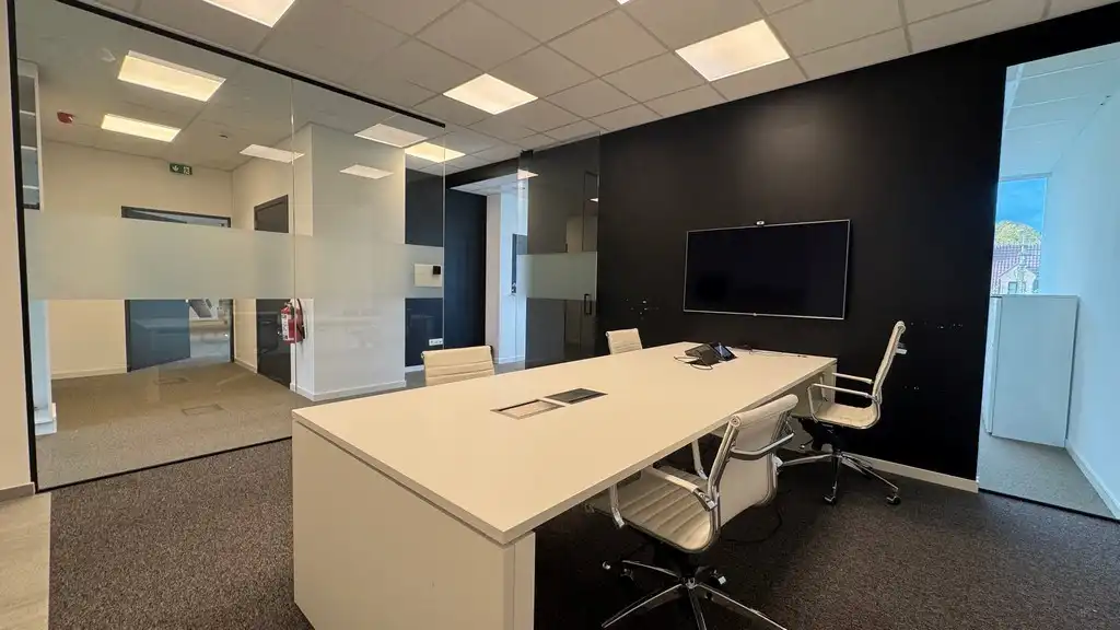 Knap ingerichte en gemeubelde kantoorruimte te huur in Sint-Martens-Latem foto 7