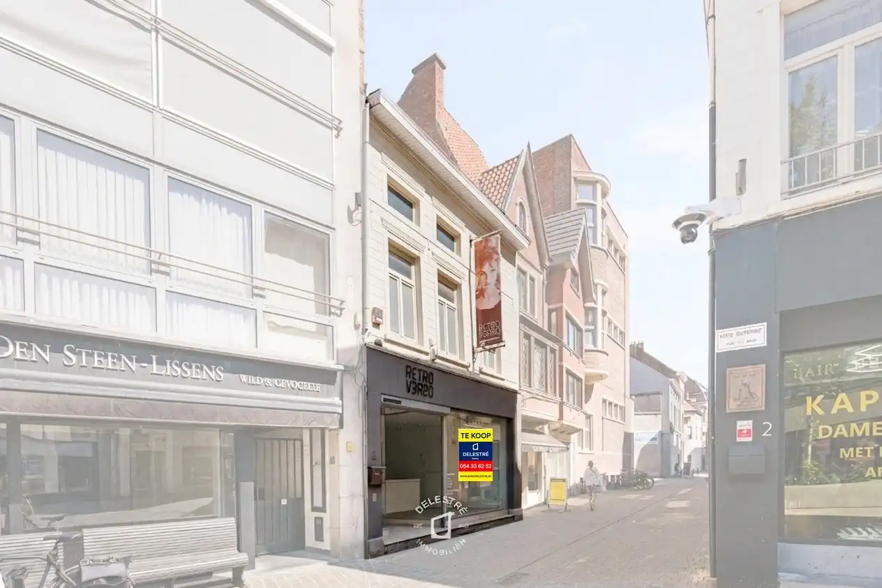 Veelzijdig handelspand van ca. 300 m² met woonpotentieel in Aalst foto {{pictureIndex}}