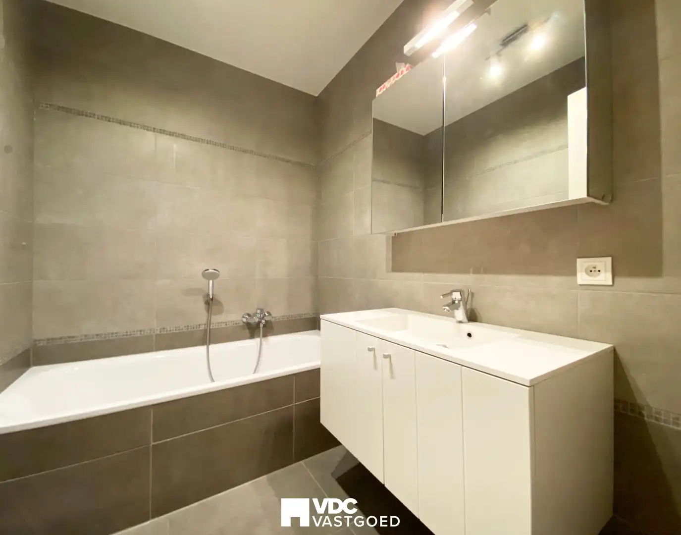 Penthouse-duplex met twee terrassen en garage – Lichttorenplein Knokke foto 12