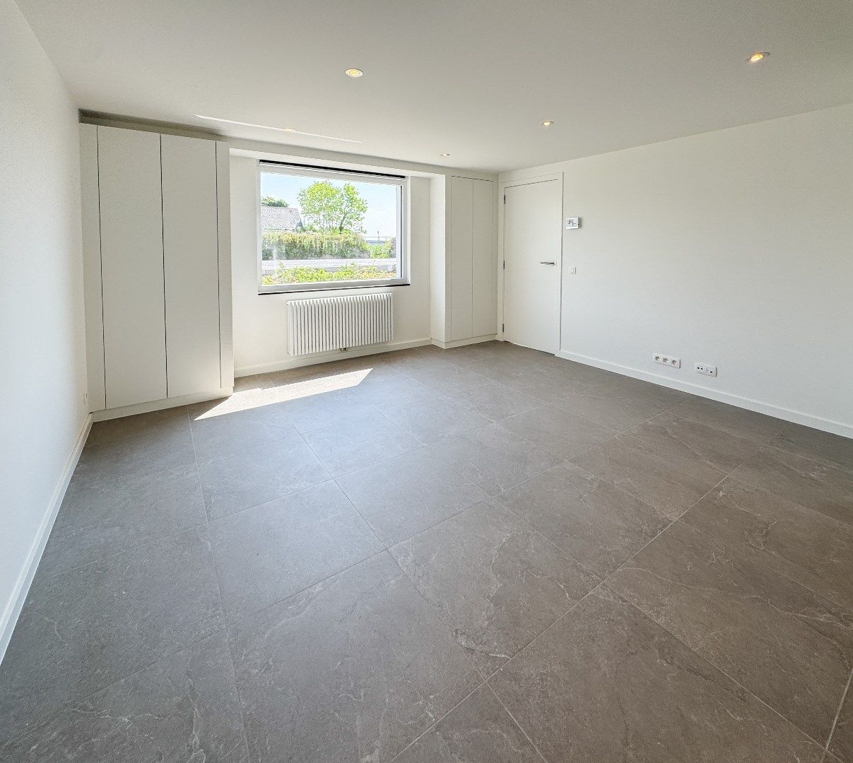 Volledig vernieuwde halfopen bebouwing langs kanaal Plassendale-Nieuwpoort in Leffinge! foto 4