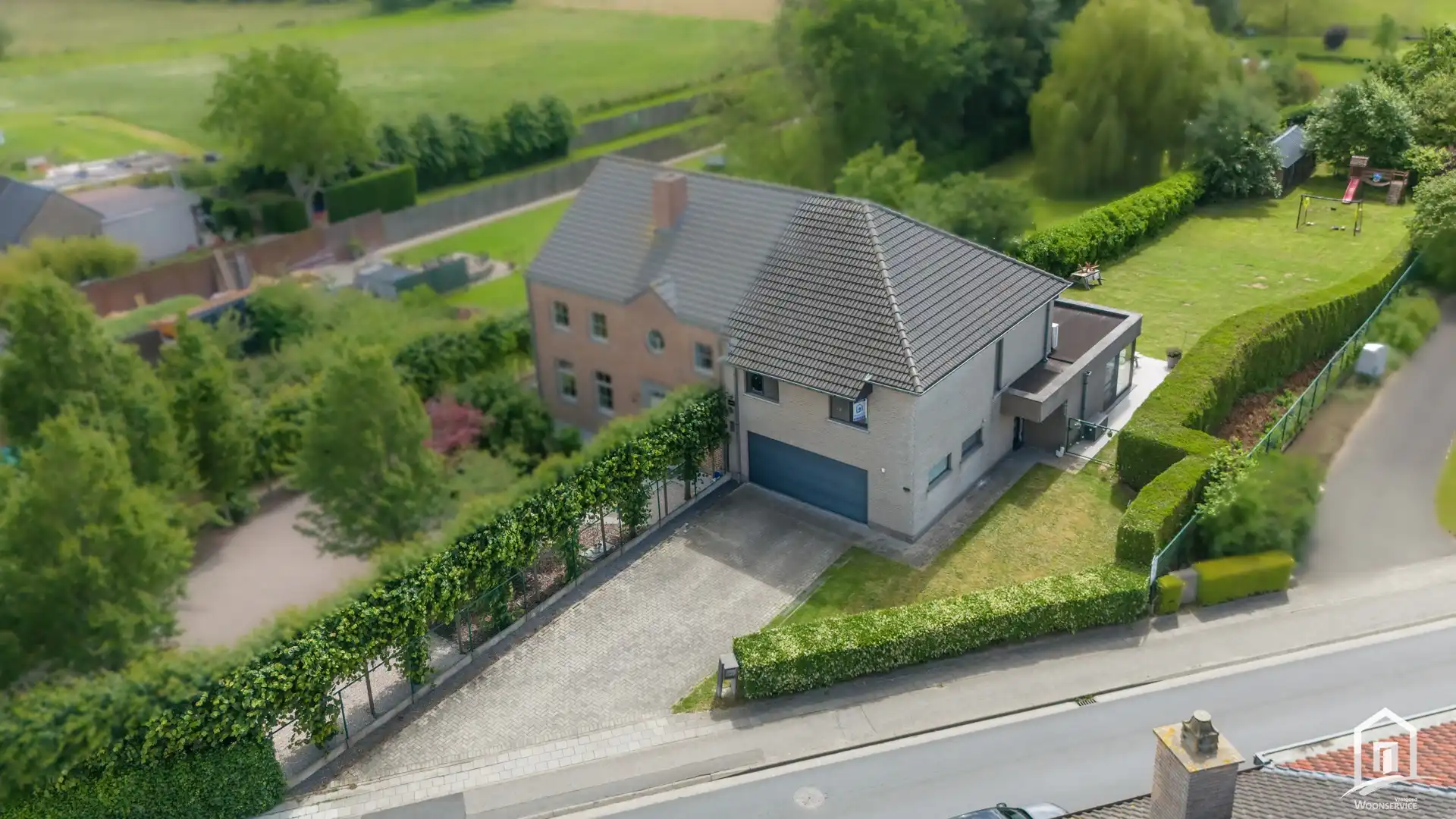 Zeer ruime, lichtrijke en energiezuinige gezinswoning. foto 2