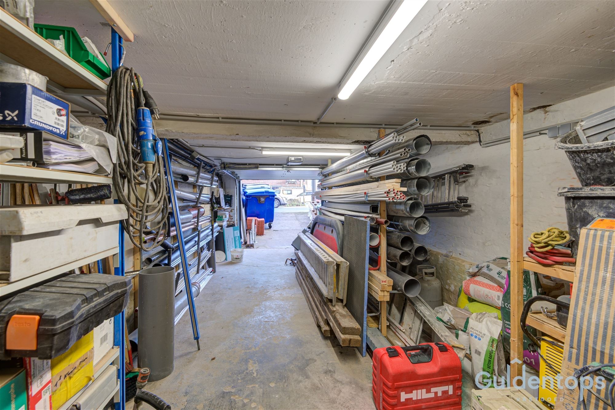 Knap gebouw bestaande uit 2 appartementen én magazijn foto 32