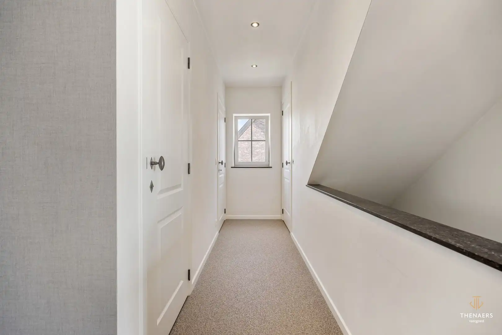 Stijlvolle pastoriewoning met ruimte, comfort en een prachtig afgewerkt geheel in Sint-Truiden. foto 16