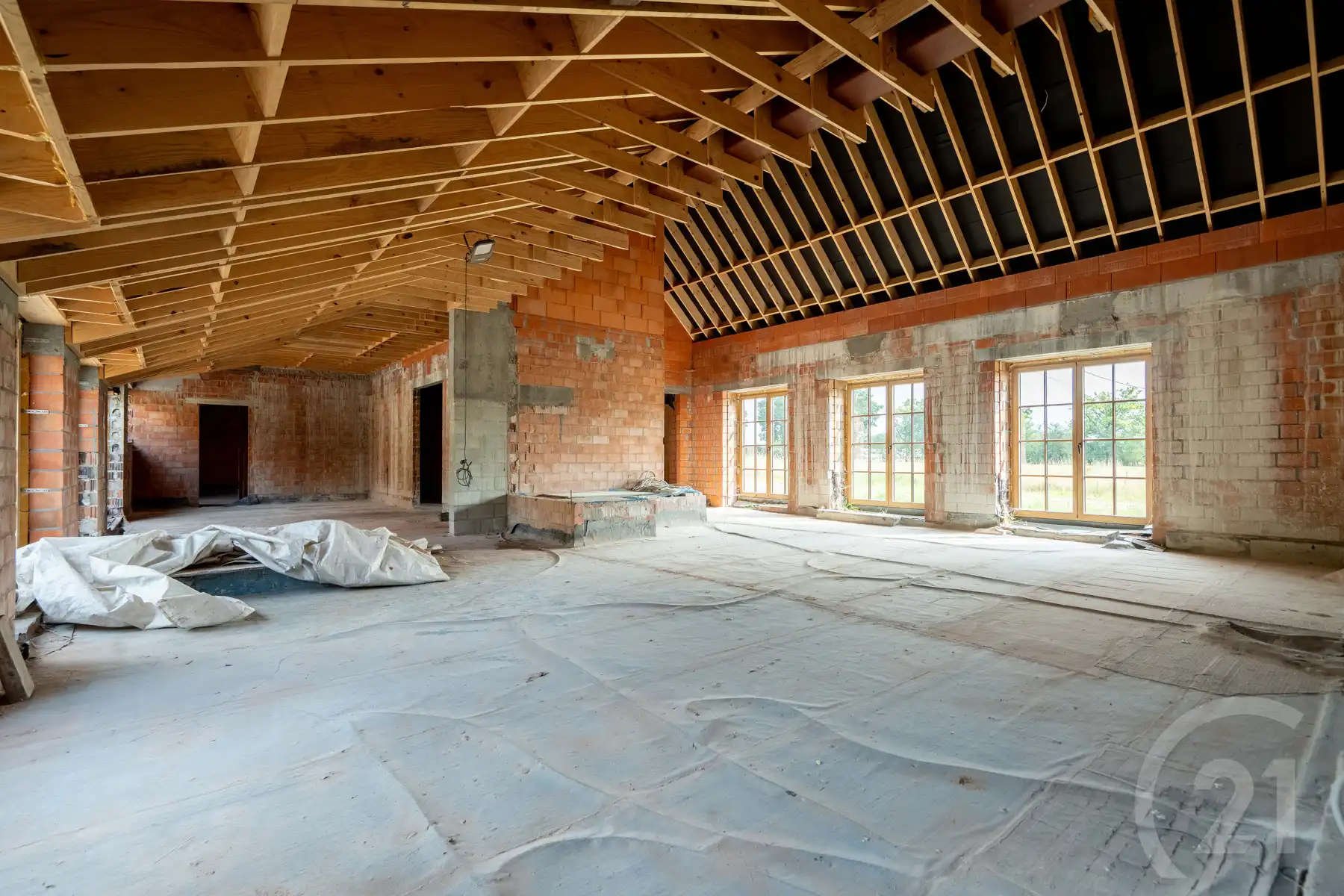 Prachtige en idyllisch gelegen hoeve (casco) op 4 hectare! foto 17