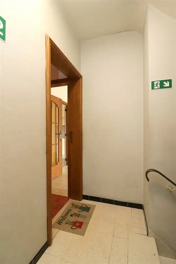 Opbrengsteigendom (handel & 4 app) op toplocatie foto 27