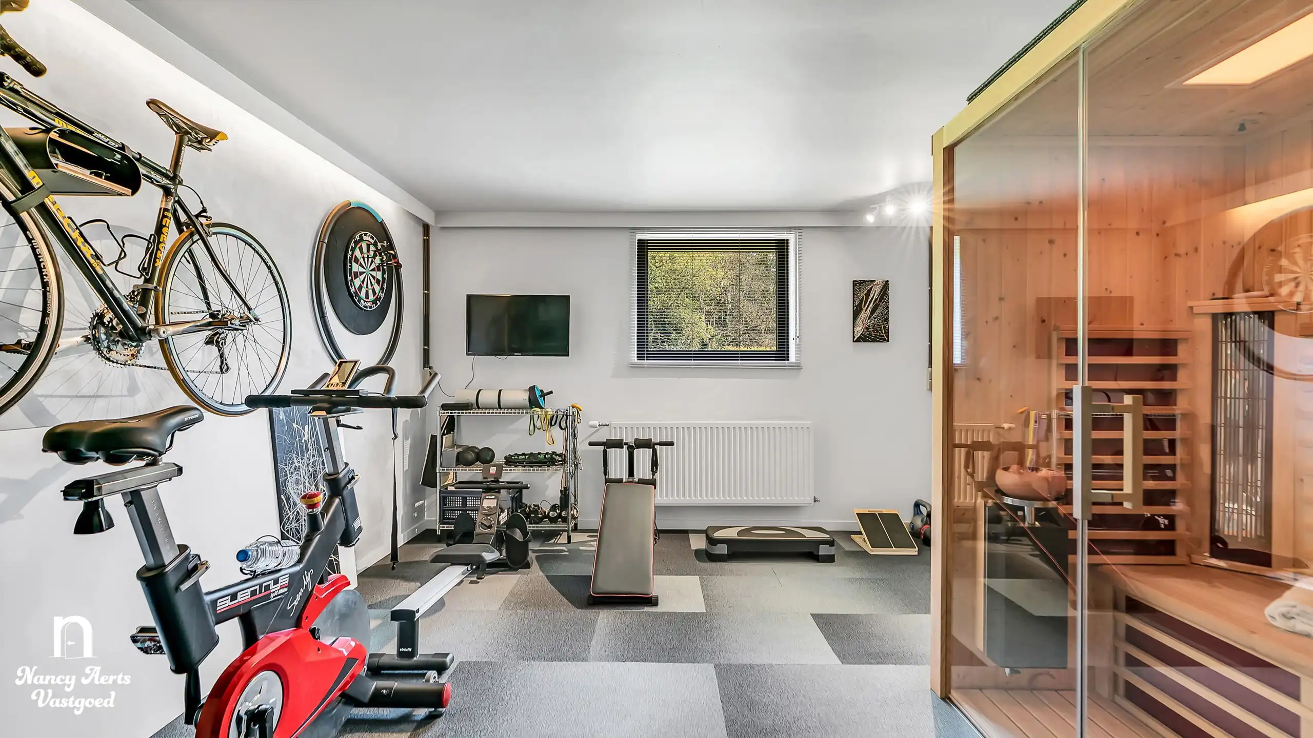 Luxe villa met karakter en hedendaags comfort in het groen foto 23