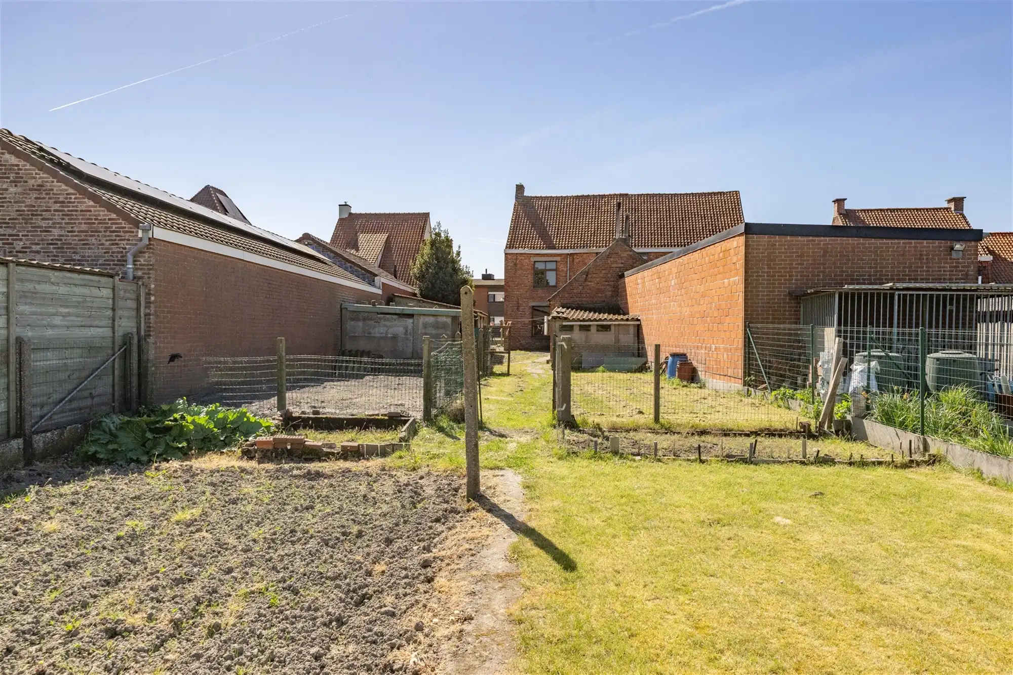 Halfopen woning op 885 m² foto 10
