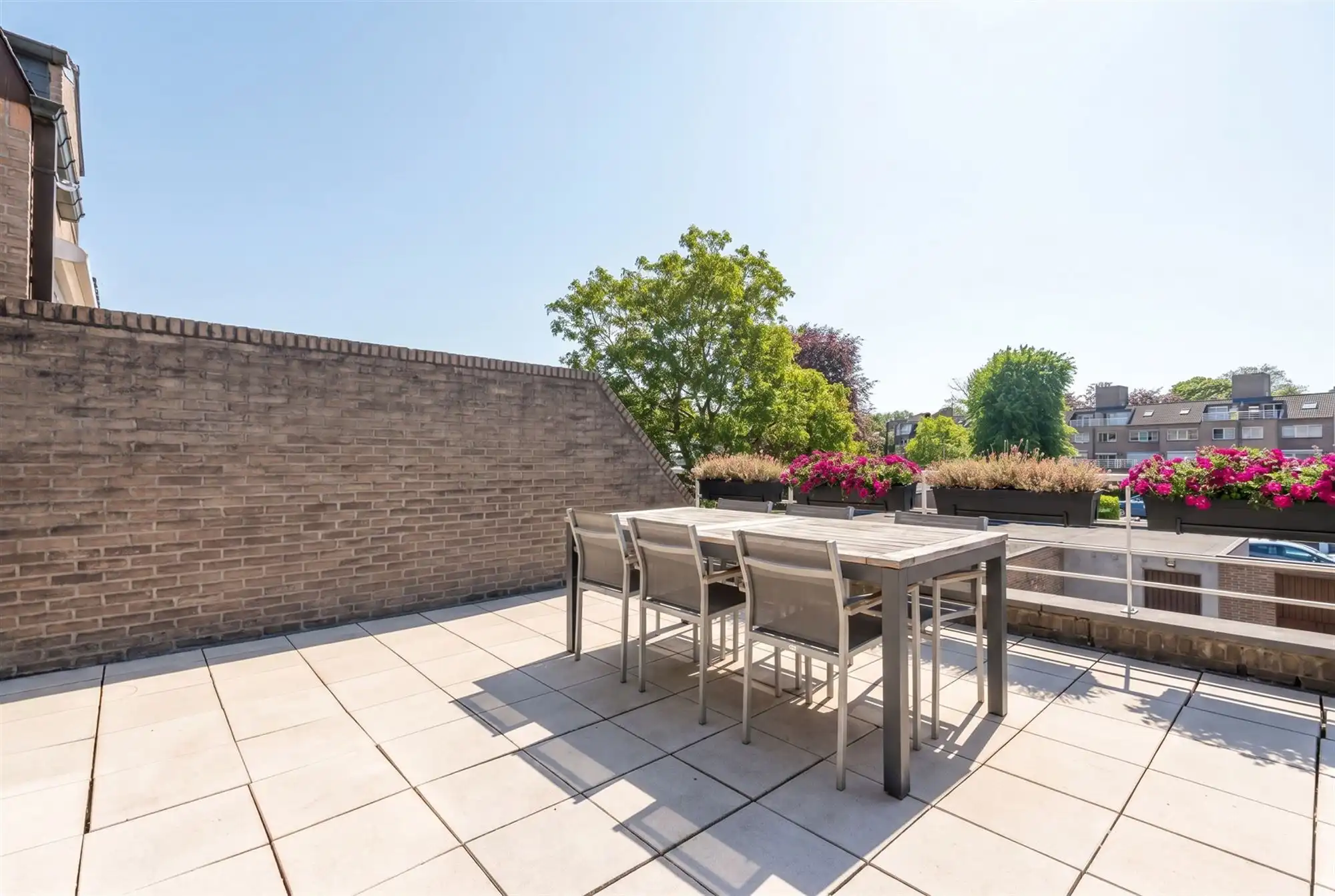 Fris triplex appartement met groot dakterras en garage foto 19