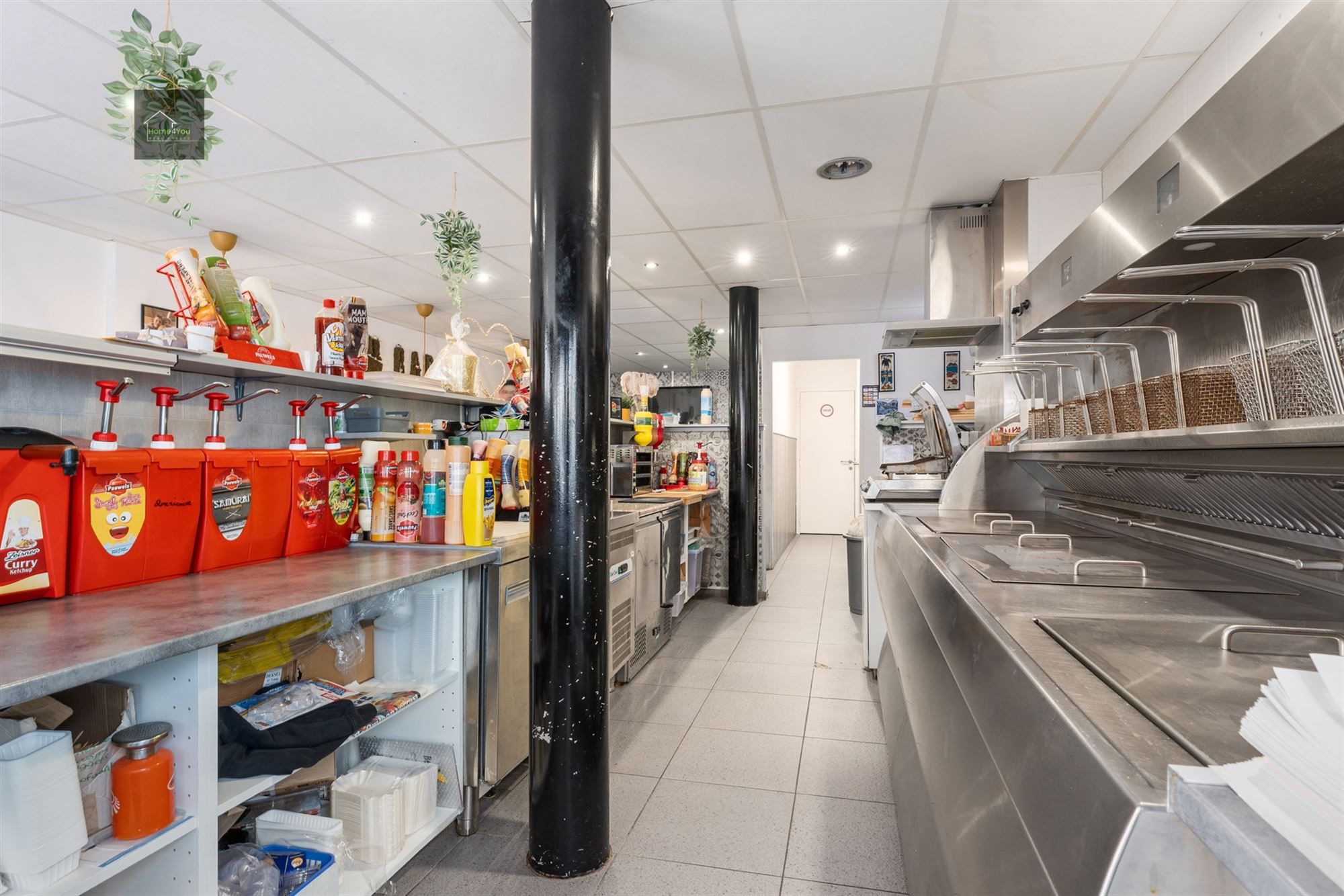 Handelspand op 50m van het strand! foto 12