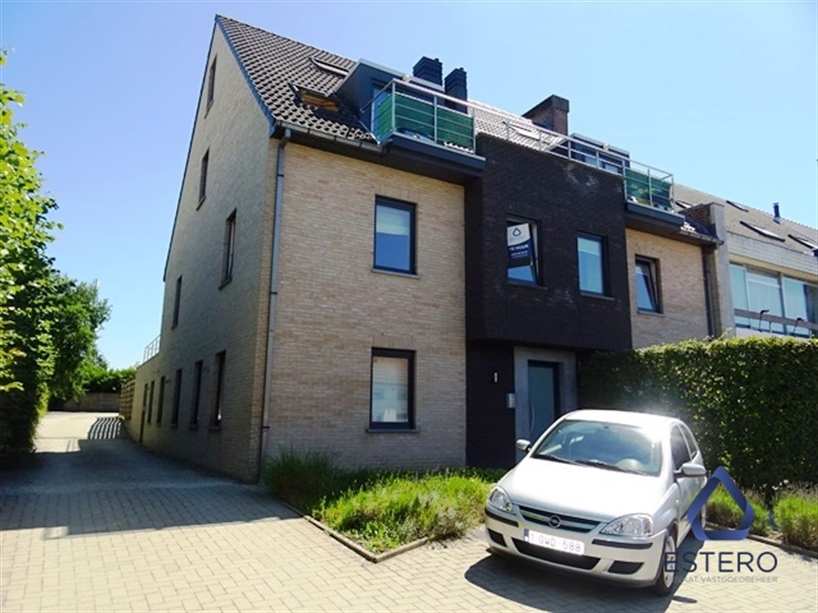 Appartement op de 1e verdieping met 2 slaapkamers en immens terras foto 1