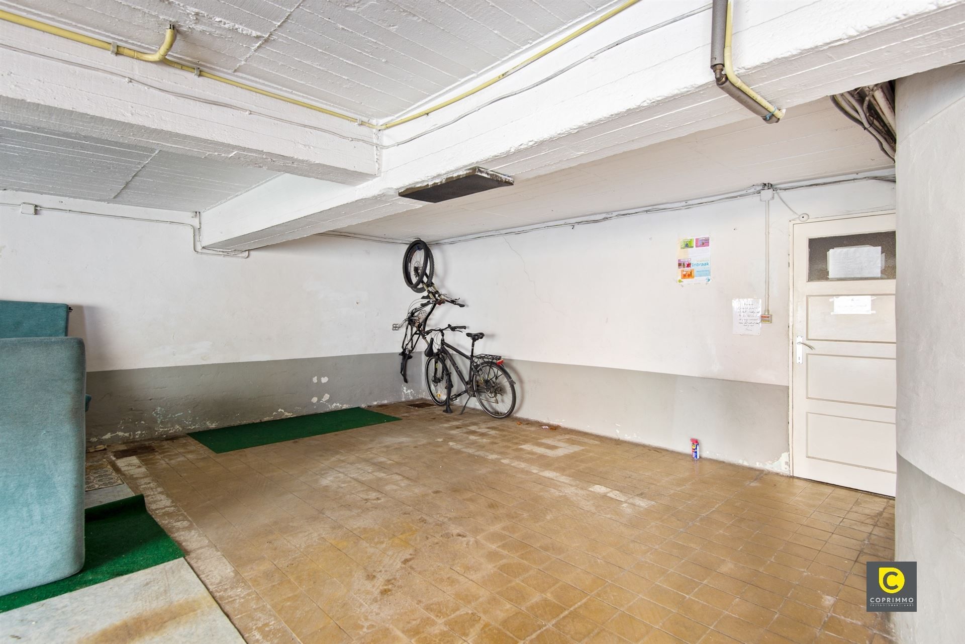 Ruim 2 slaapkamer app + autostaanplaats! foto 13