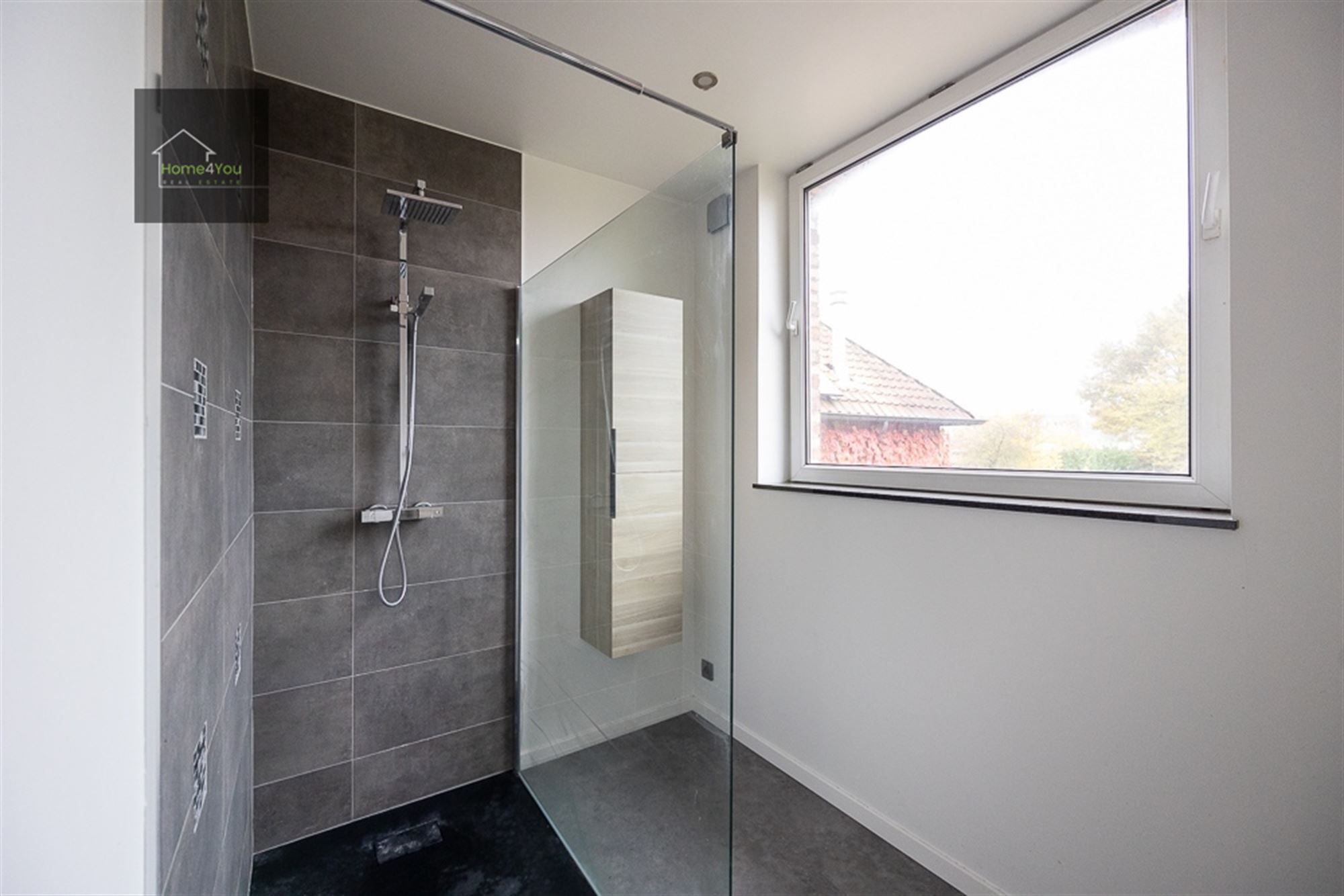 Te Renoveren Woning foto 7