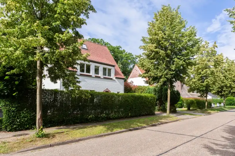 Instapklaar! Prachtige karaktervolle villa met hedendaagse luxe, veel lichtinval, toplocatie! foto 10
