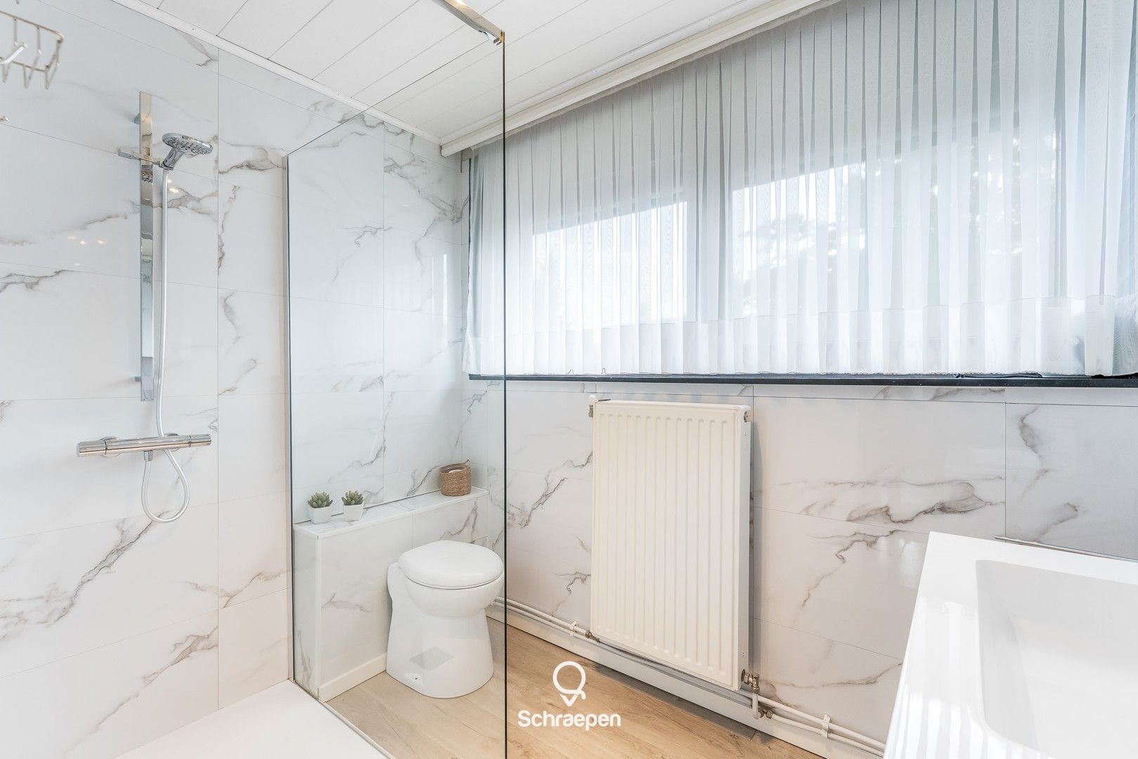 Goed onderhouden woning met 3 slpks op perceel van 5,2 are nabij Genk-centrum! foto 17