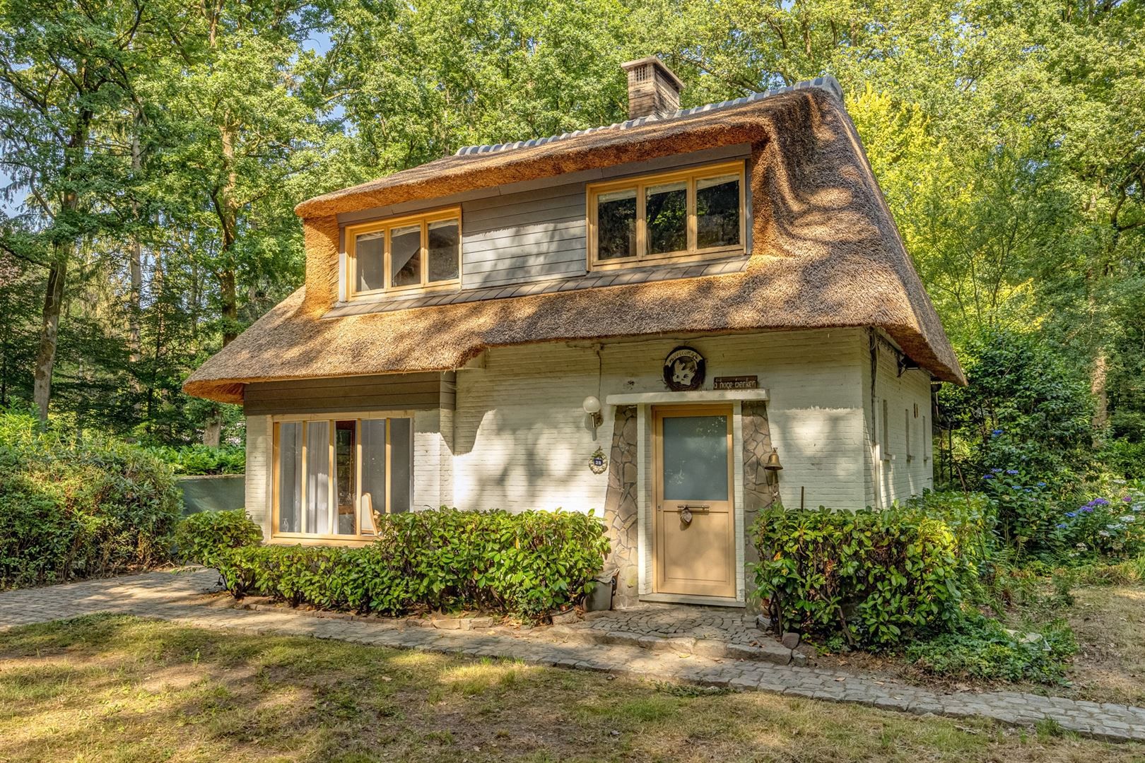 Authentieke woning met bijgebouw op toplocatie in Zoerselbos foto {{pictureIndex}}