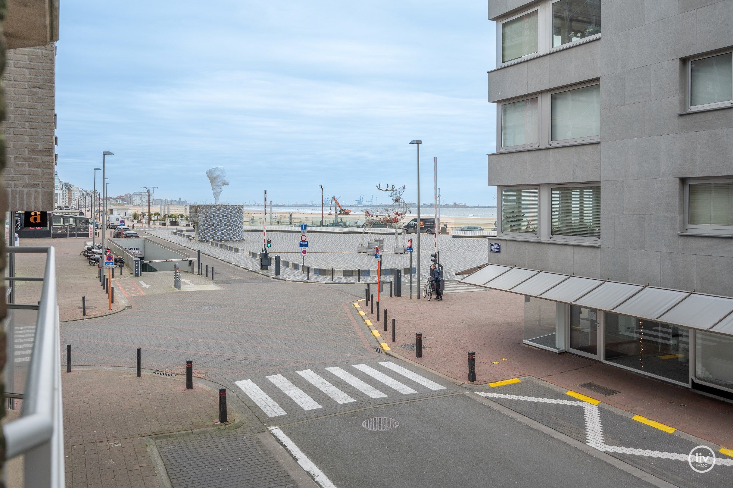 Gezellig vakantieappartement met zijdelings zeezicht vlakbij het Rubensplein te Knokke.  foto 2