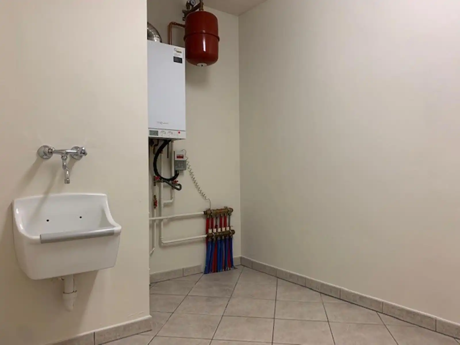 Ruim appartement in het centrum met 2 slaapkamers  en terras foto 7