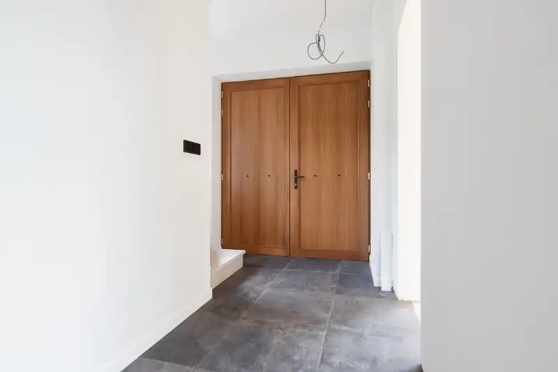 Zeer ruime, totaal gerenoveerde halfopen bebouwing in een rustige, doodlopende straat op centrale locatie! foto 5