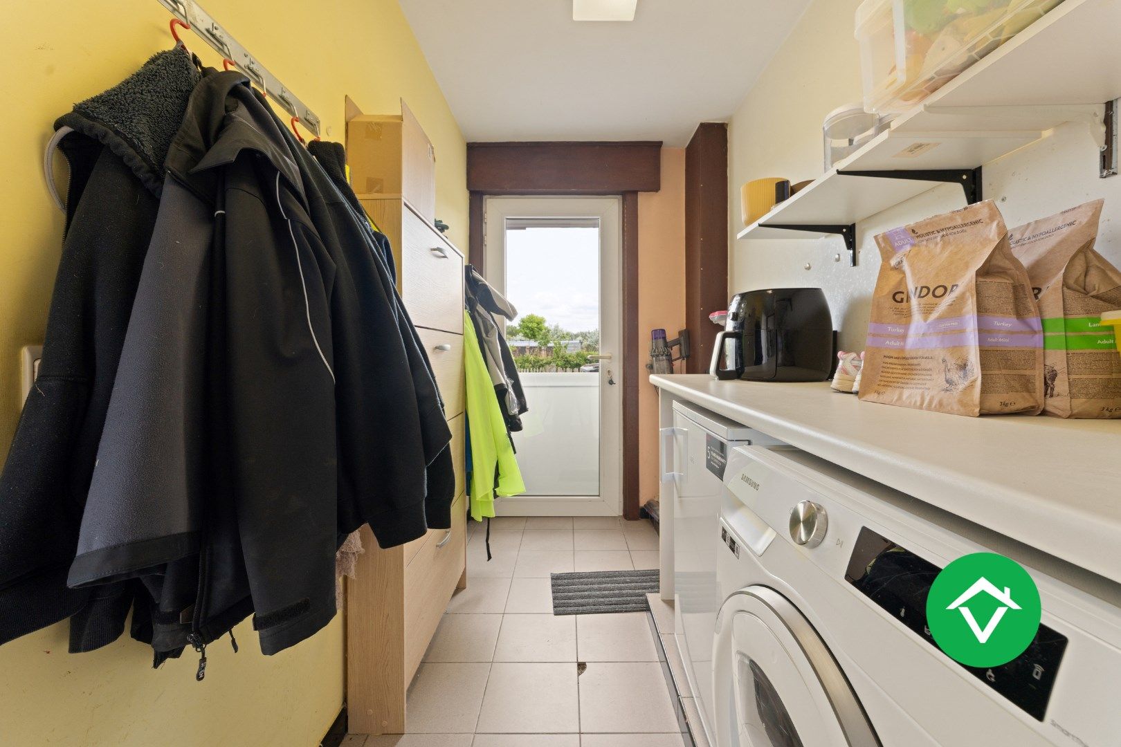 Instapklare woning met 3 slaapkamers en groene tuin te Koekelare foto 15