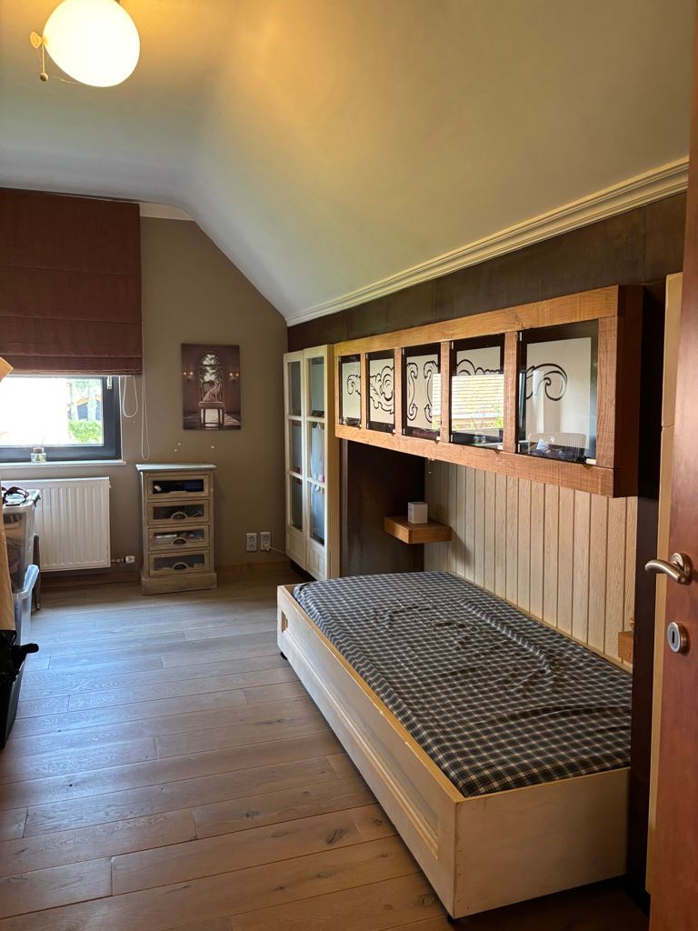 Prachtige villa met 3 slpk te huur! foto 11