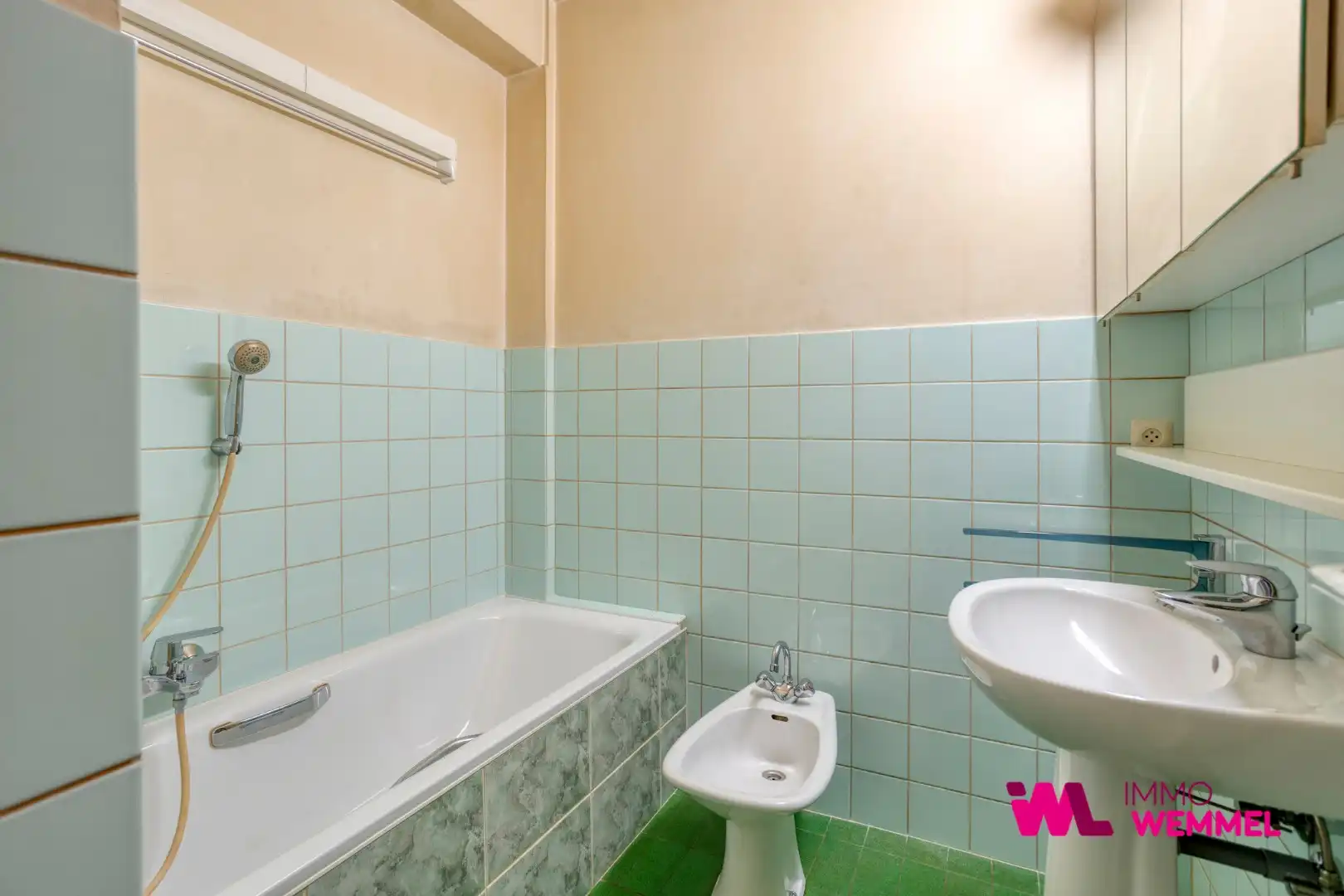 Rustig gelegen appartement met 2 terrassen, 2 slaapkamers, lift en kelder. Goed onderhouden gebouw, te renoveren naar eigen smaak. Optionele garage (€ 30.000).  foto 12