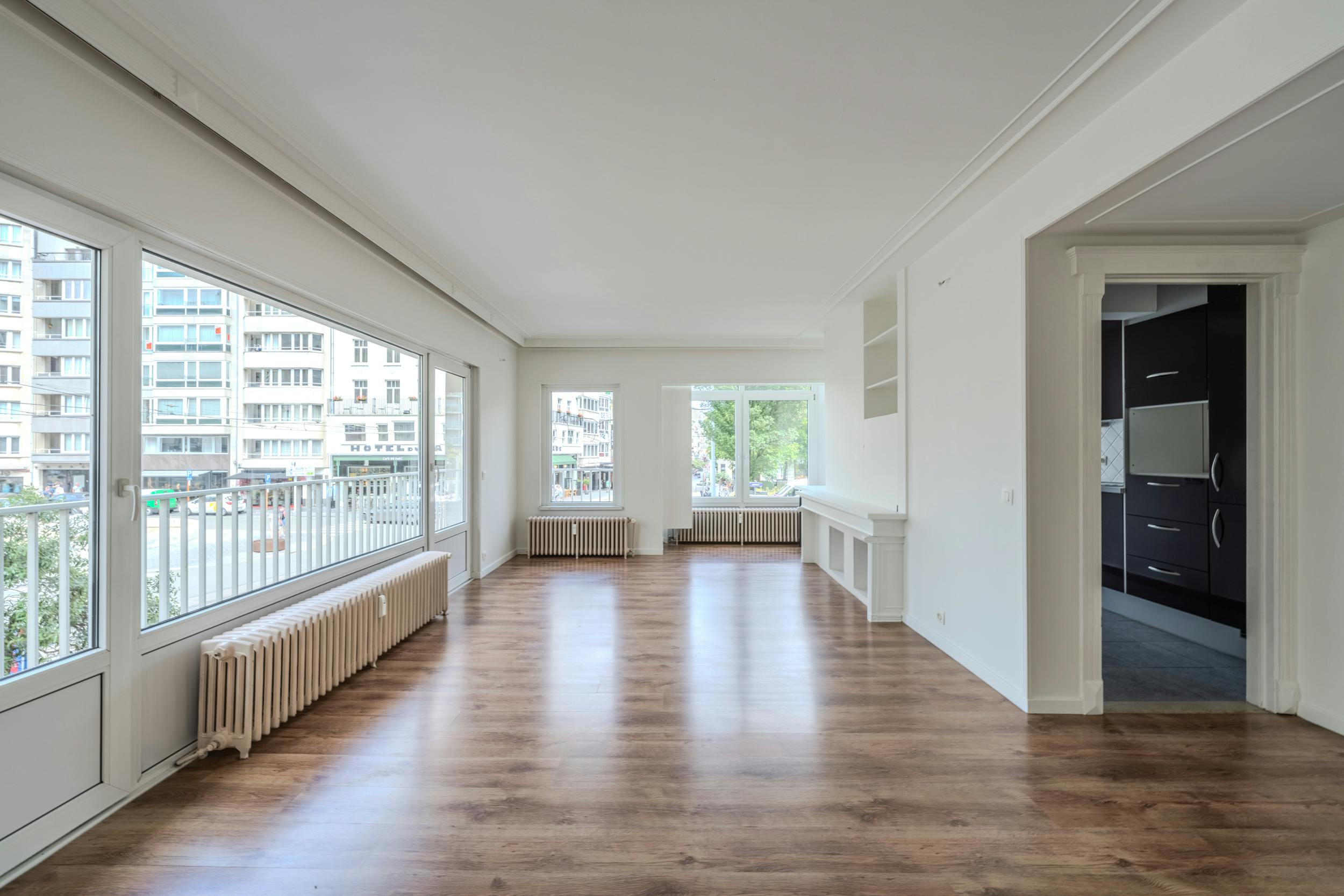 Lichtrijk hoekappartement te centrum Oostende foto 4