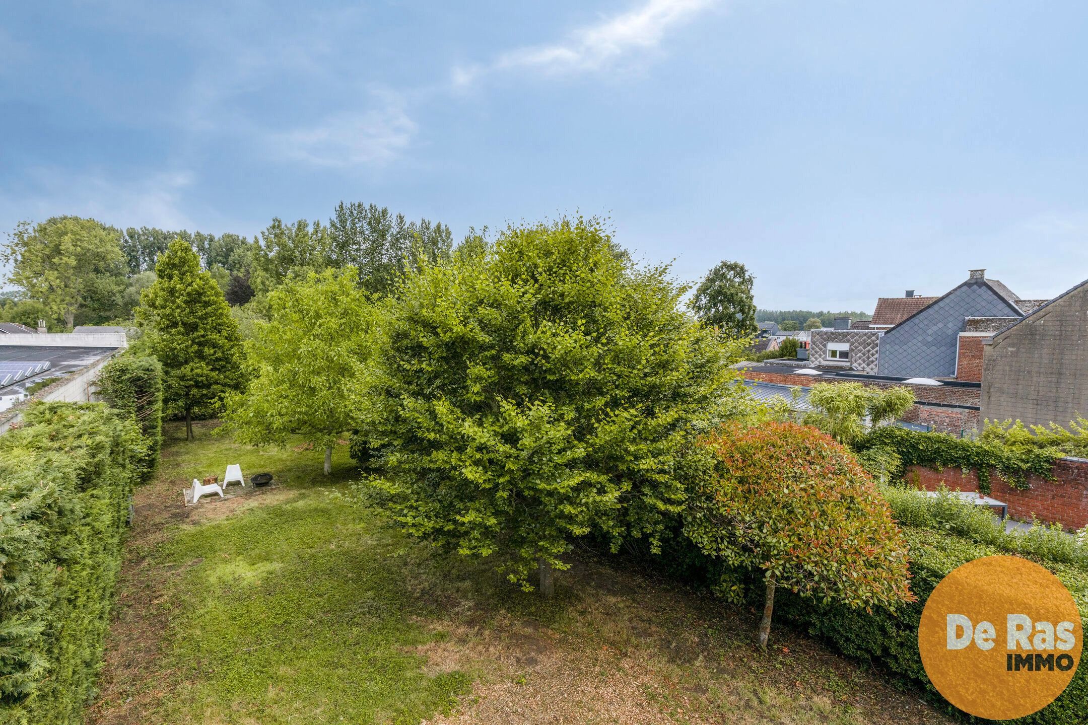 BURST - Instapklare woning met bijgebouw en ruime tuin foto 28